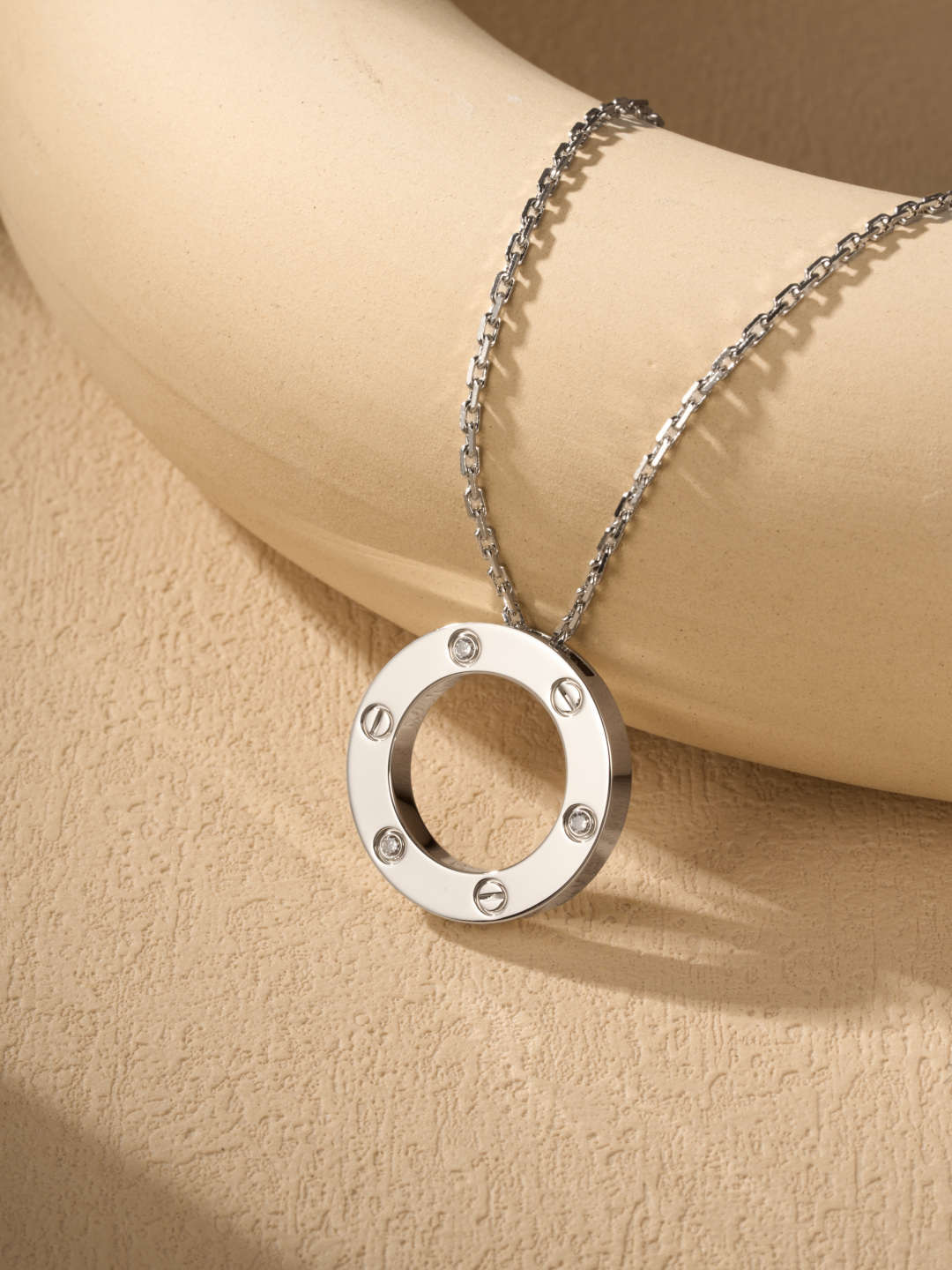 【Cartier】LOVE Three-Diamond Necklace