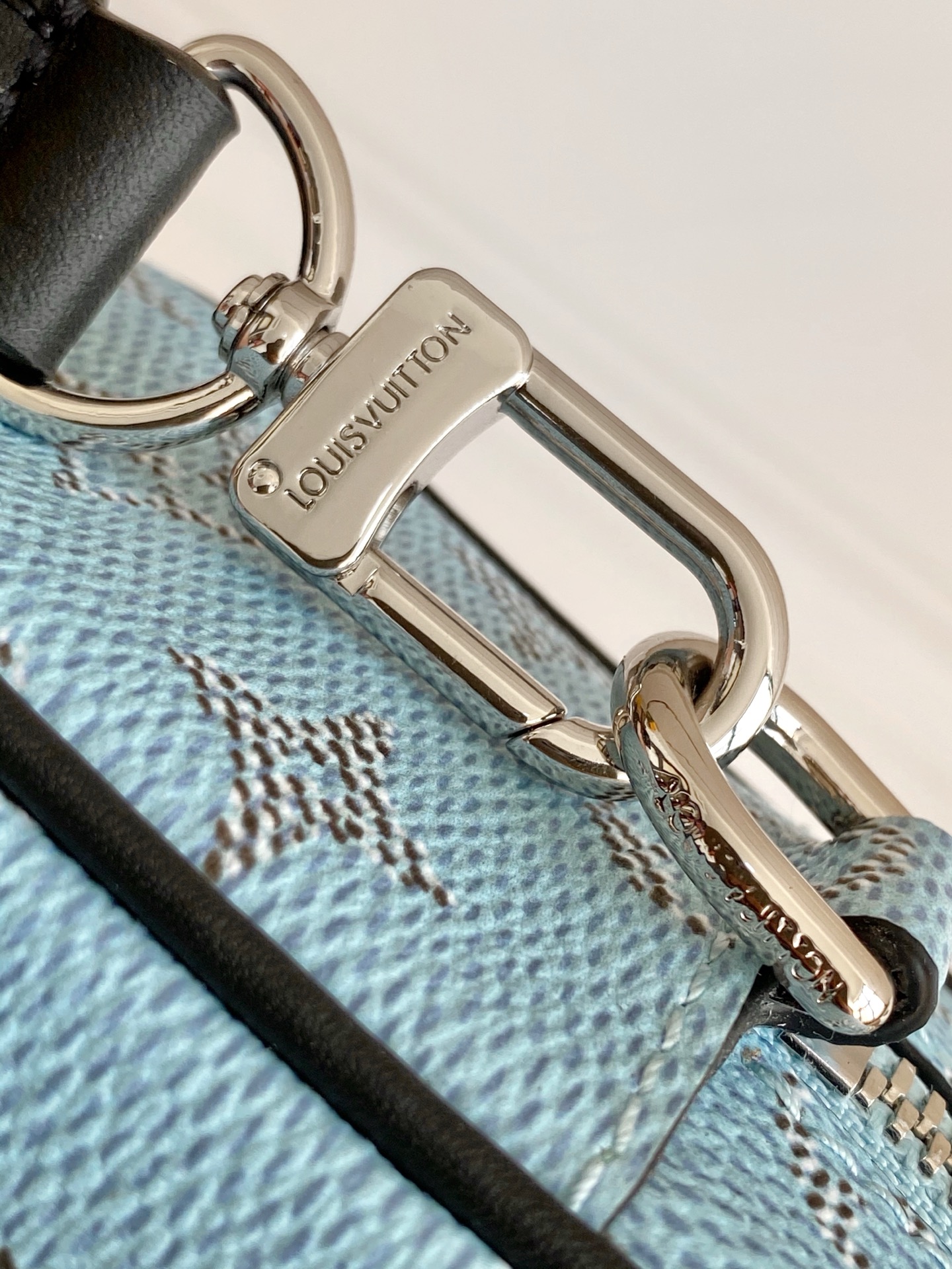 LV M14684 Trocadéro Wearable Wallet