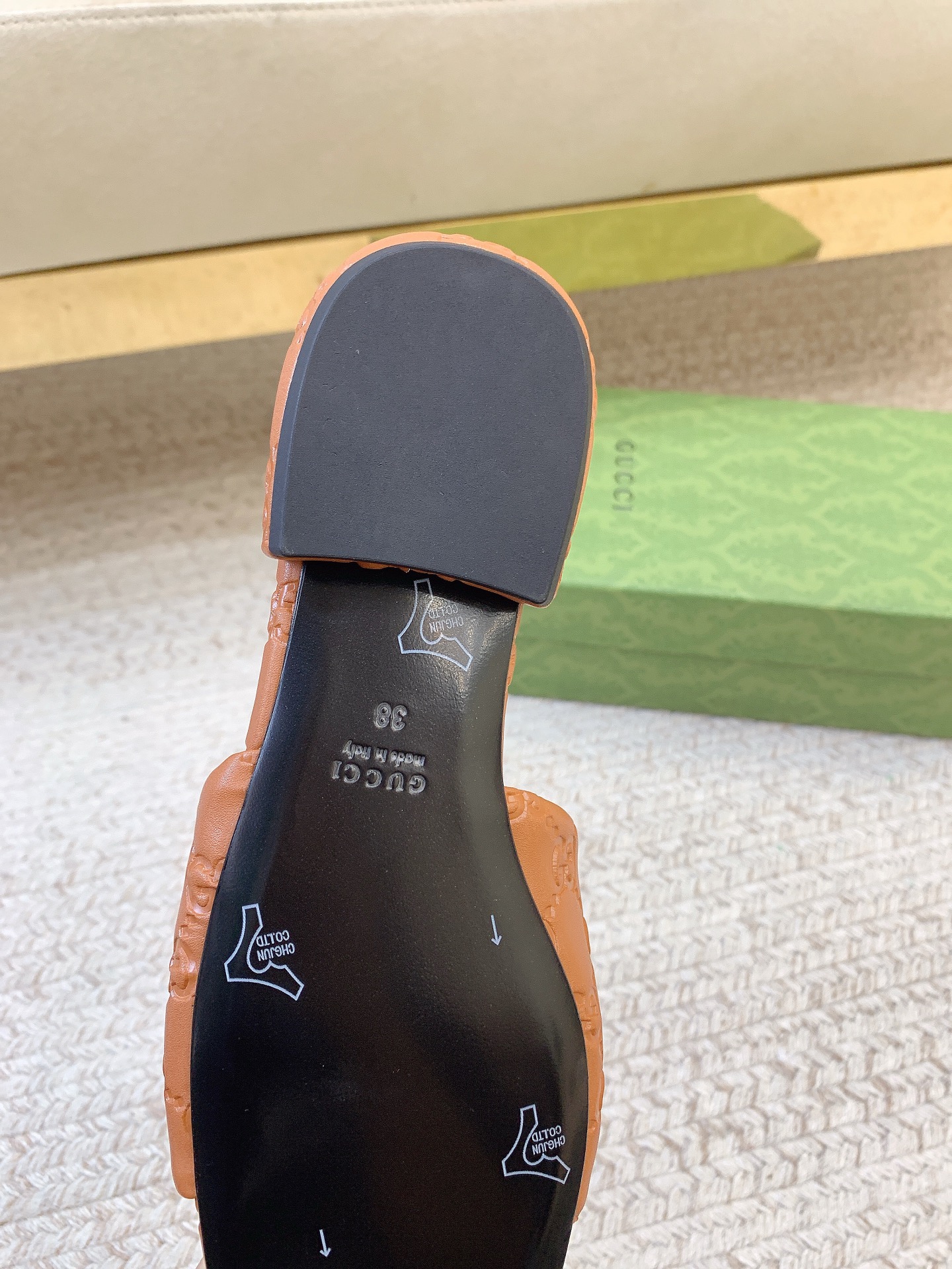 GUCCI Matte-Textured GG Slide Sandals