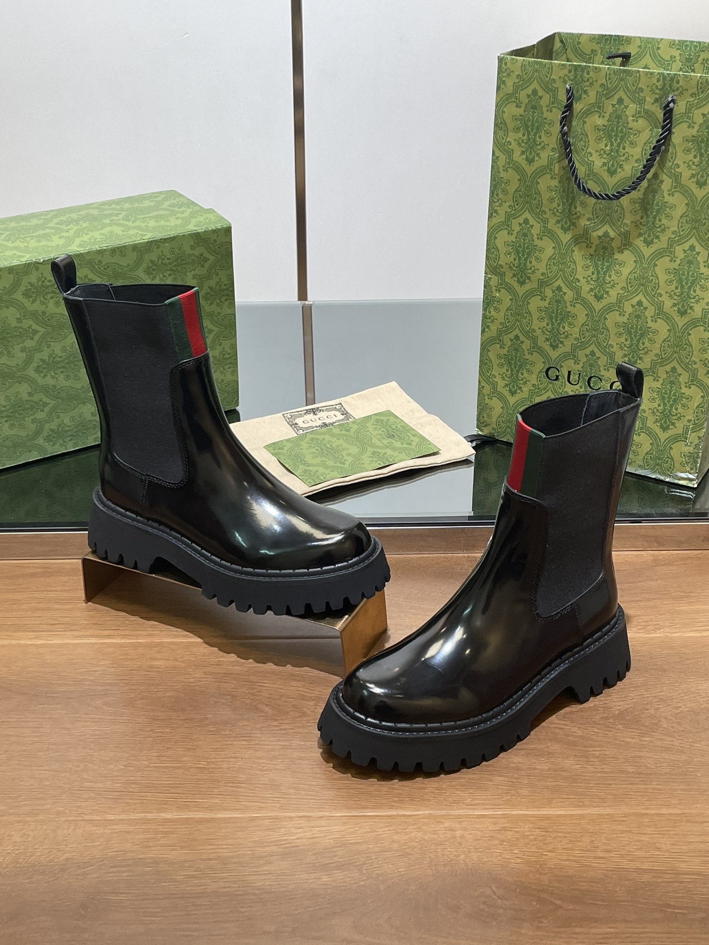 GUCCI red and green lace elastic ankle boots-blake