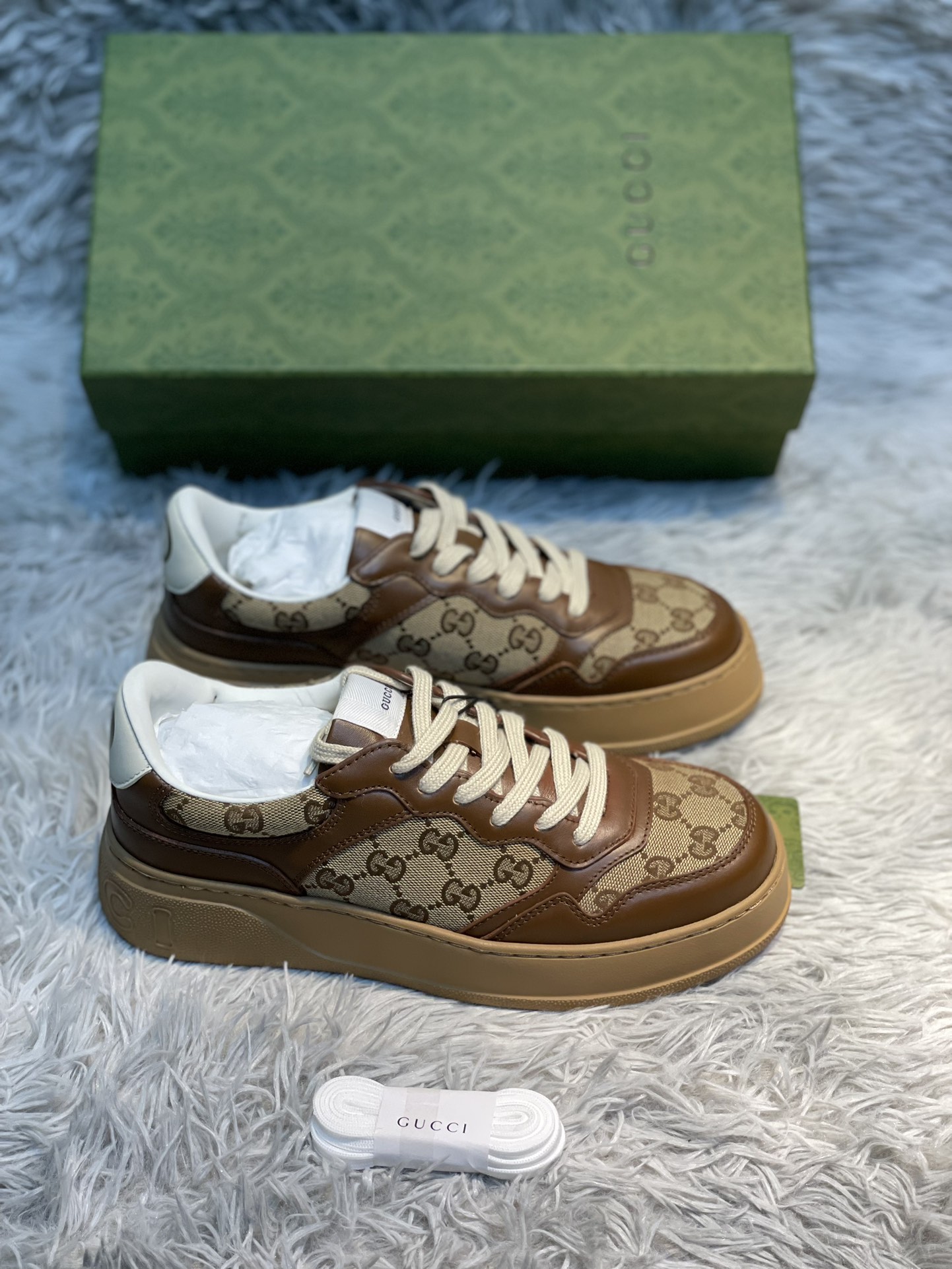 Gucci-Chunky B-Sneaker