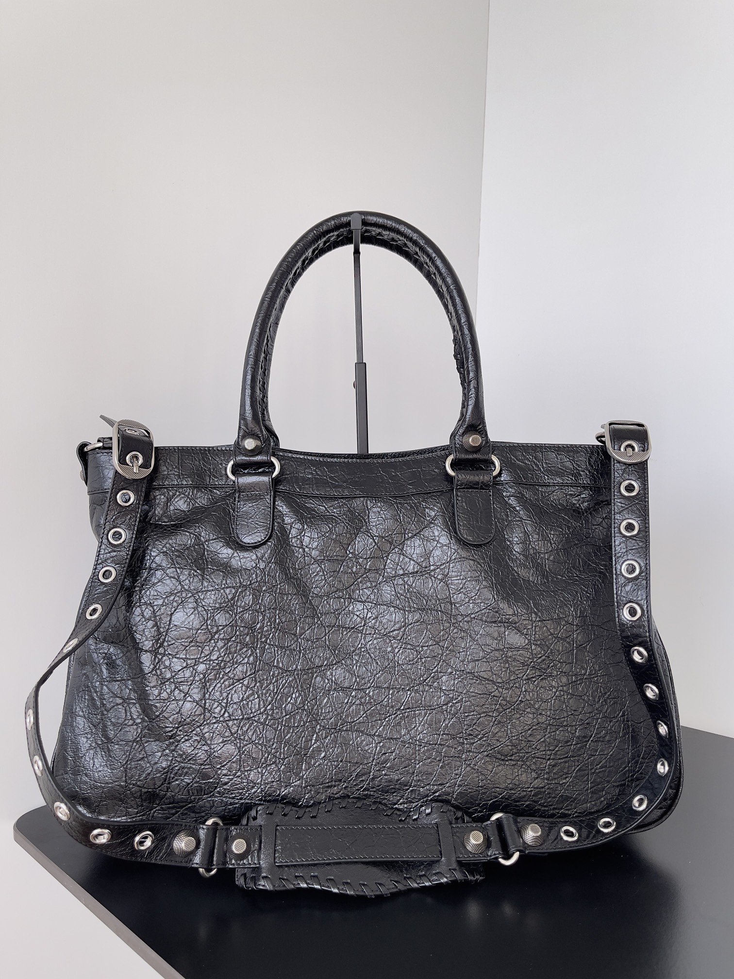 BALENCIAGA Neo Cargo XL Tote Bag - Black