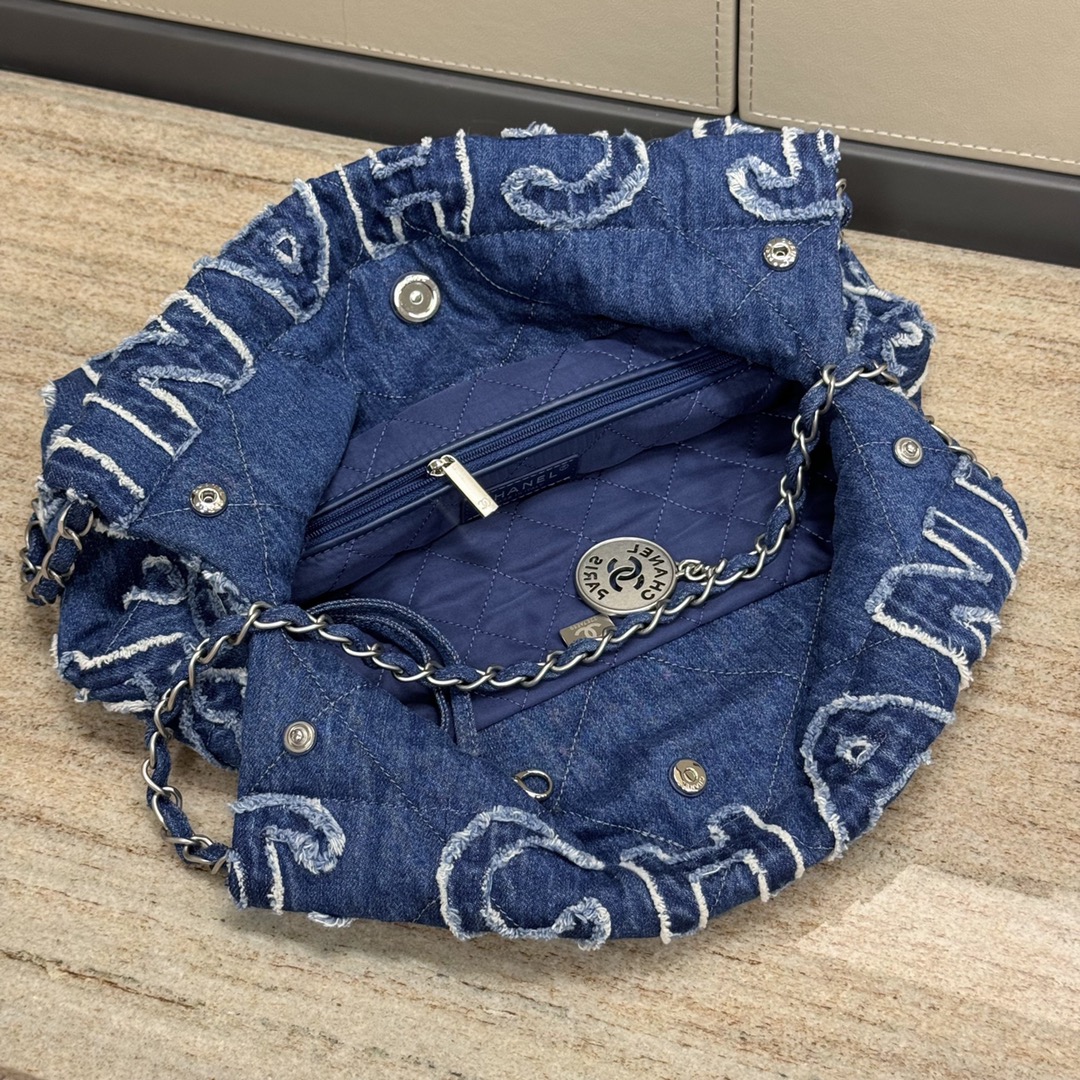 Chanel-denim 22 bag