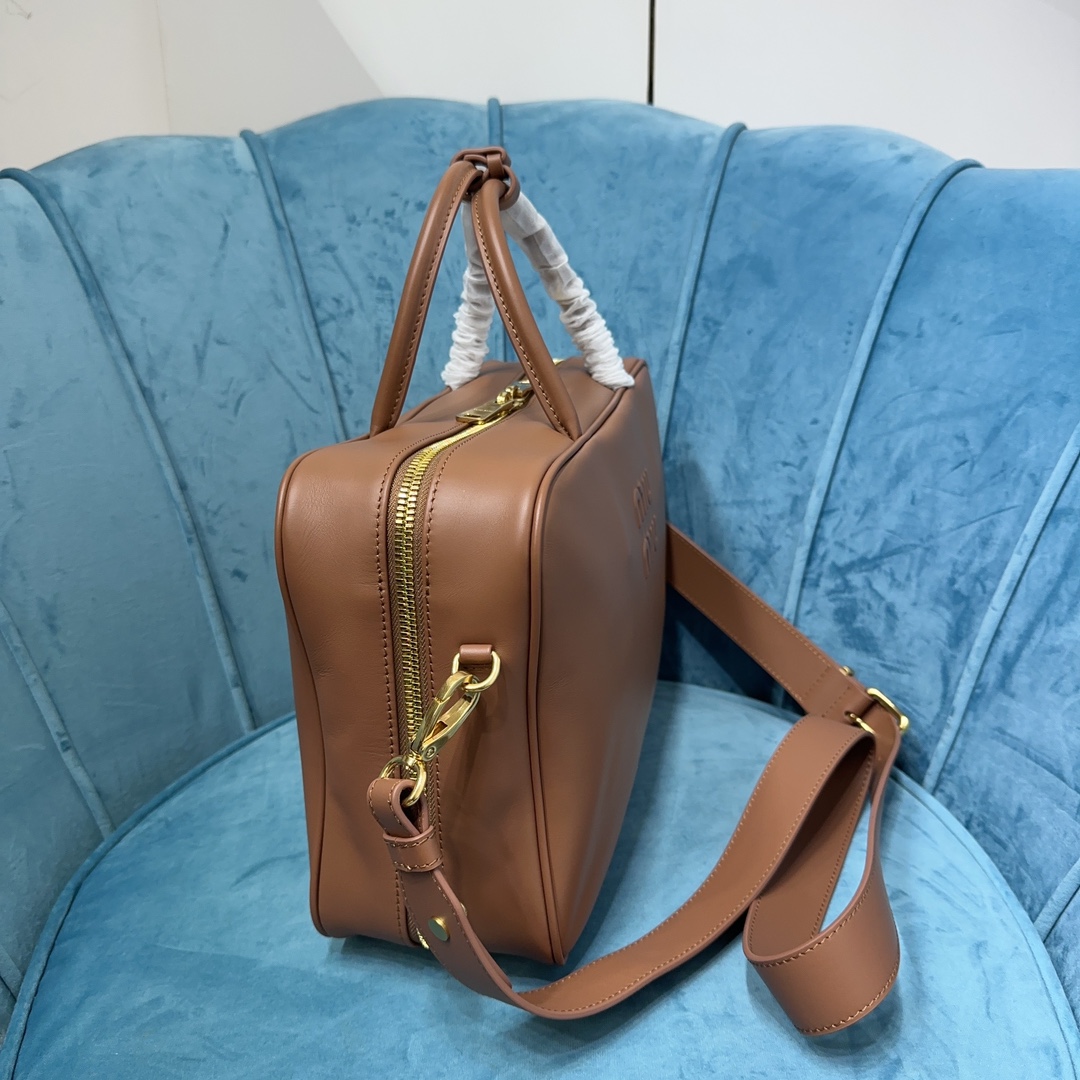 Miu Miu-Leather Beau bag- Cognac