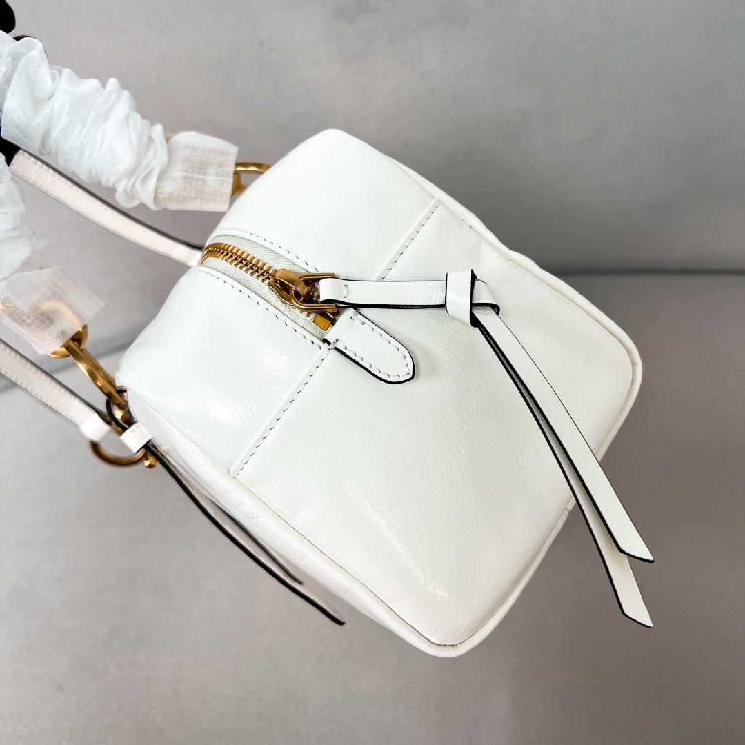 Prada-2025 Oil-Wax Leather Dangel Bag 1BB138-White