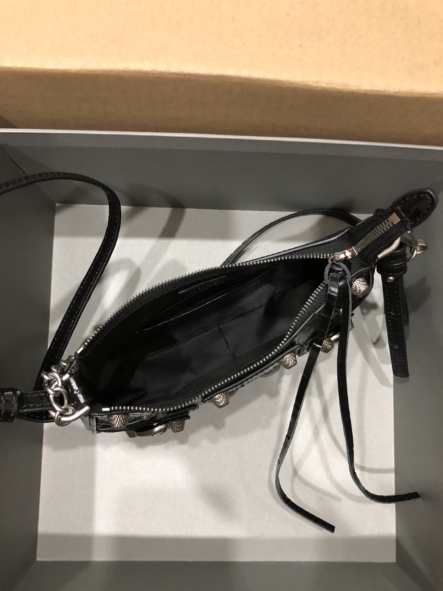 Balenciaga Le Cagole Mini i Croc-Embossed