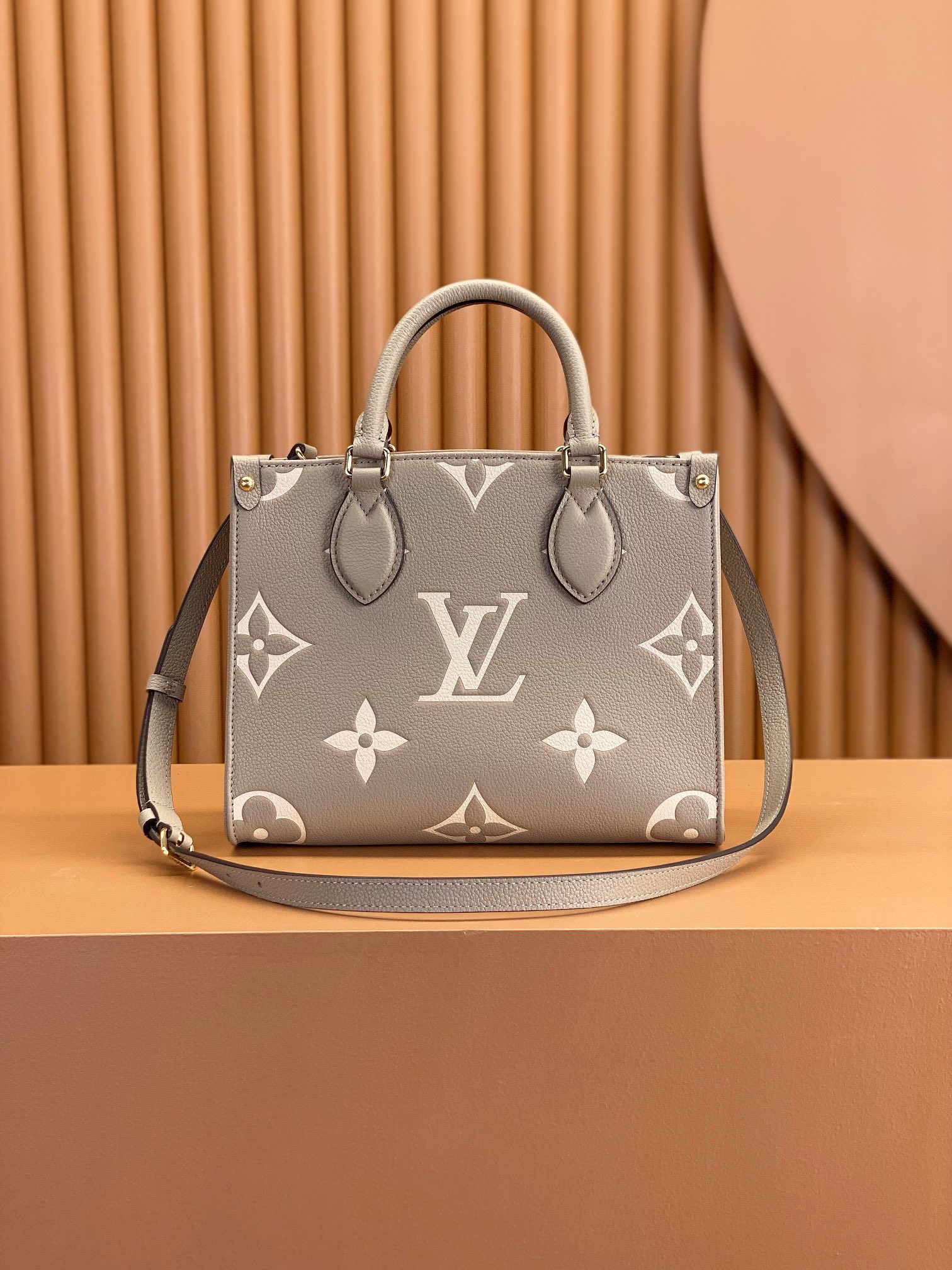 Louis Vuitton Onthego PM M45779 Dove Cream