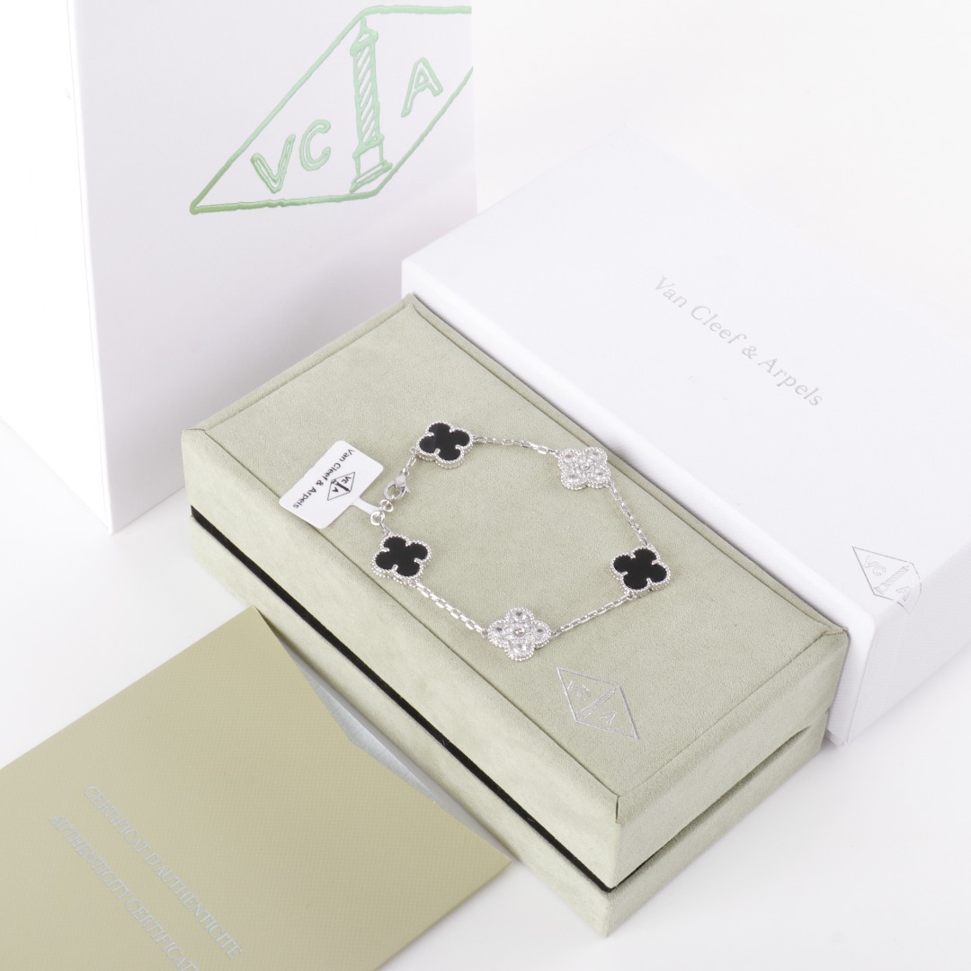 Van Cleef & Arpels VCA Clover Five-Flower Bracelet