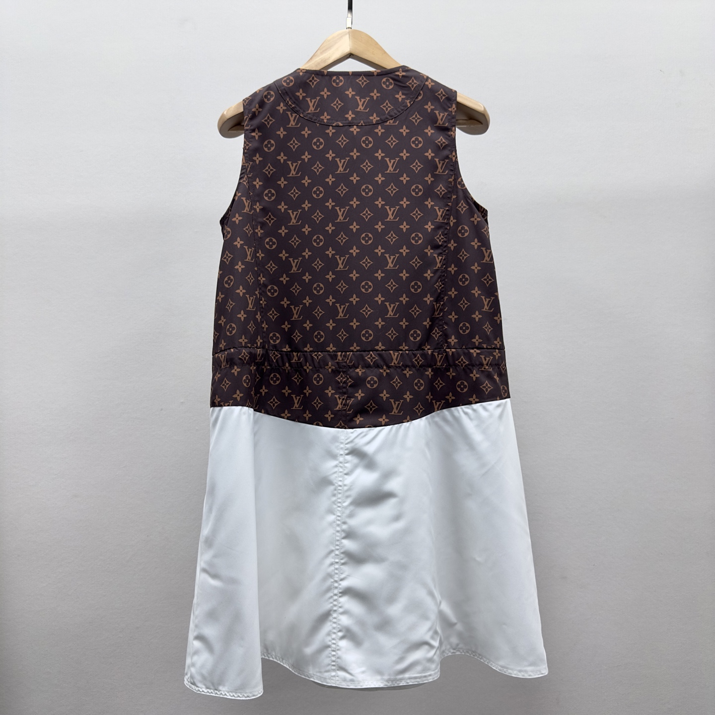 LV High-Waisted Sleeveless Printed Dress｜2025 Spring/Summer Trend