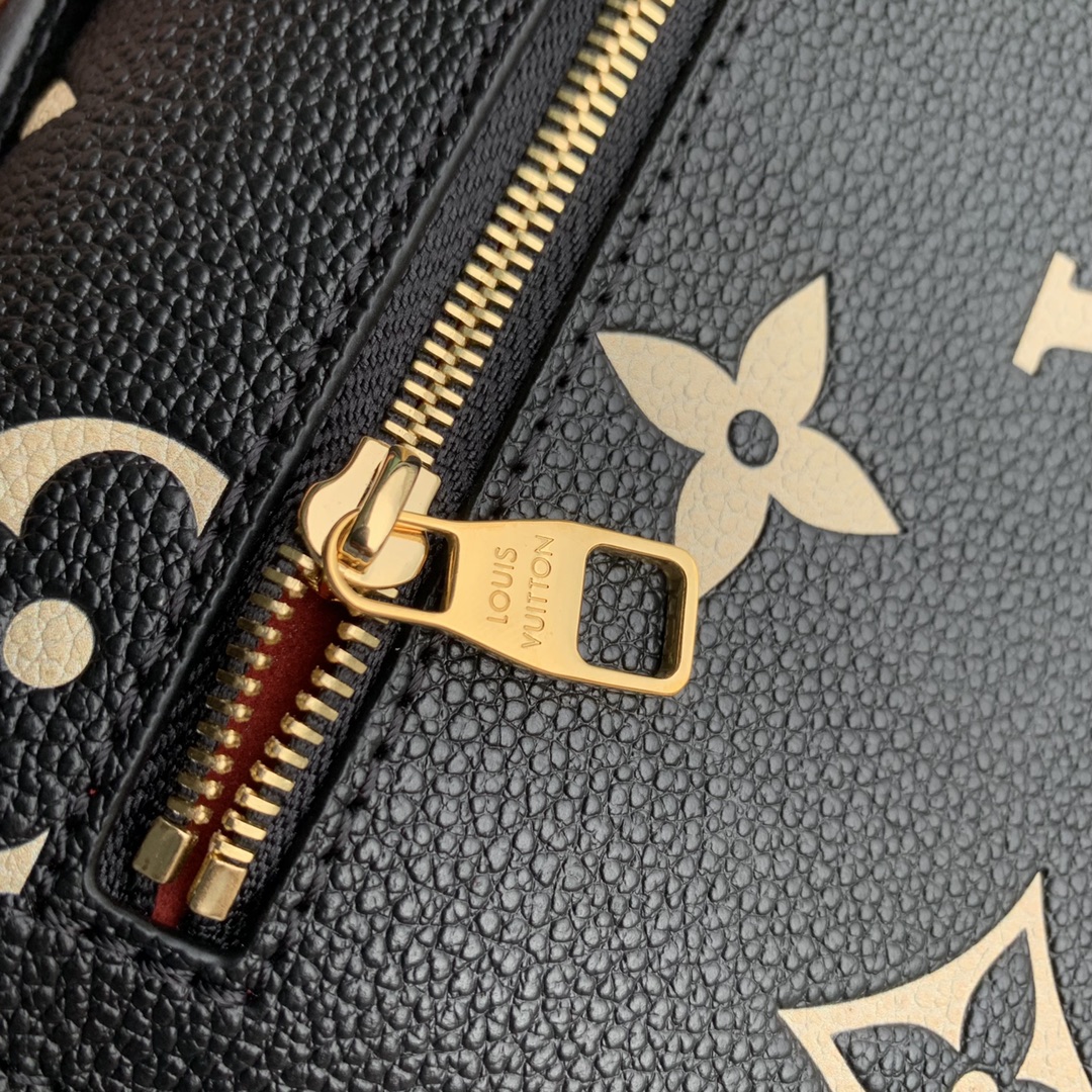 Louis Vuitton M46596 Pochette Métis East West