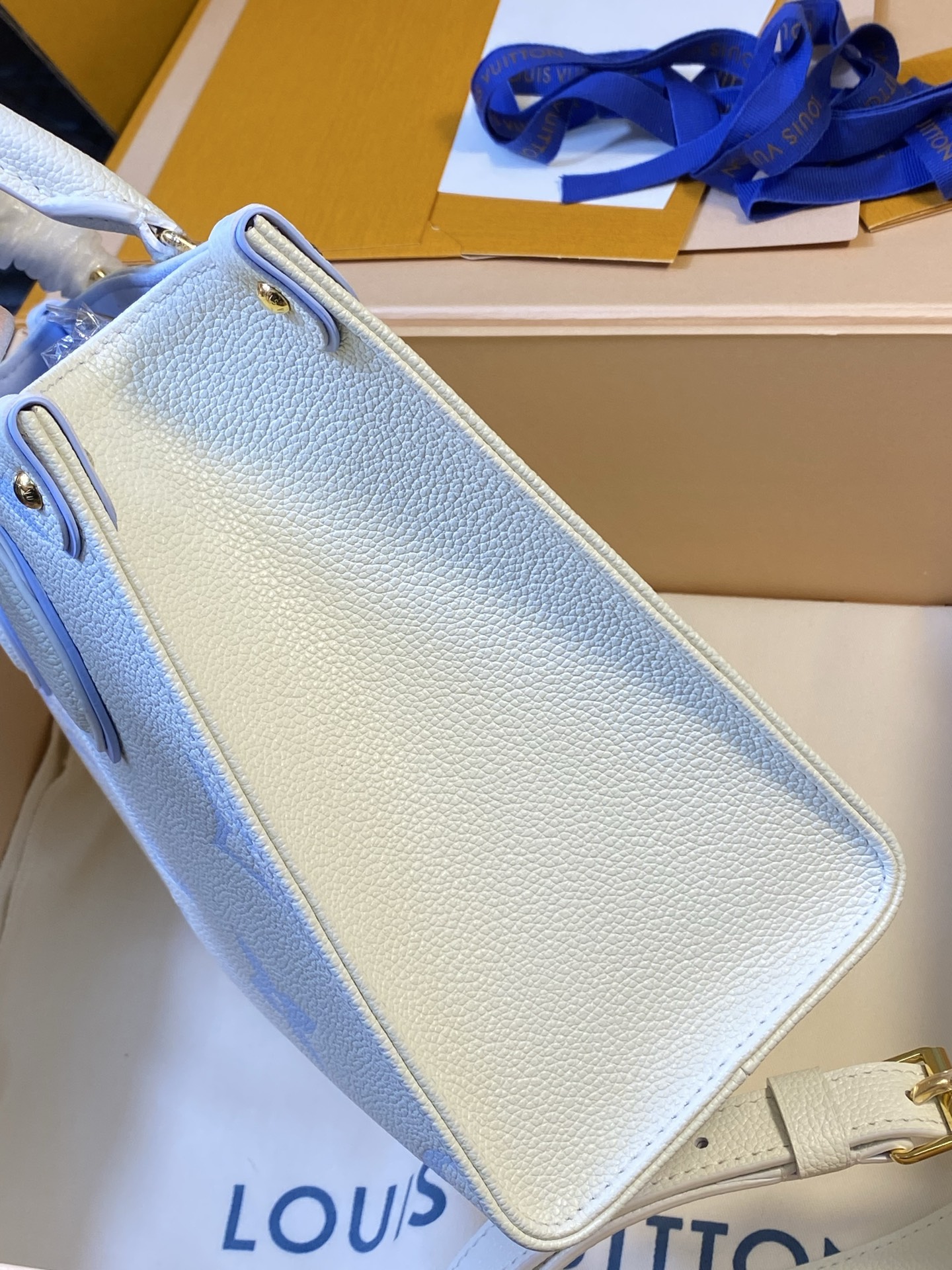 Louis Vuitton Monogram Giant OnTheGo PM