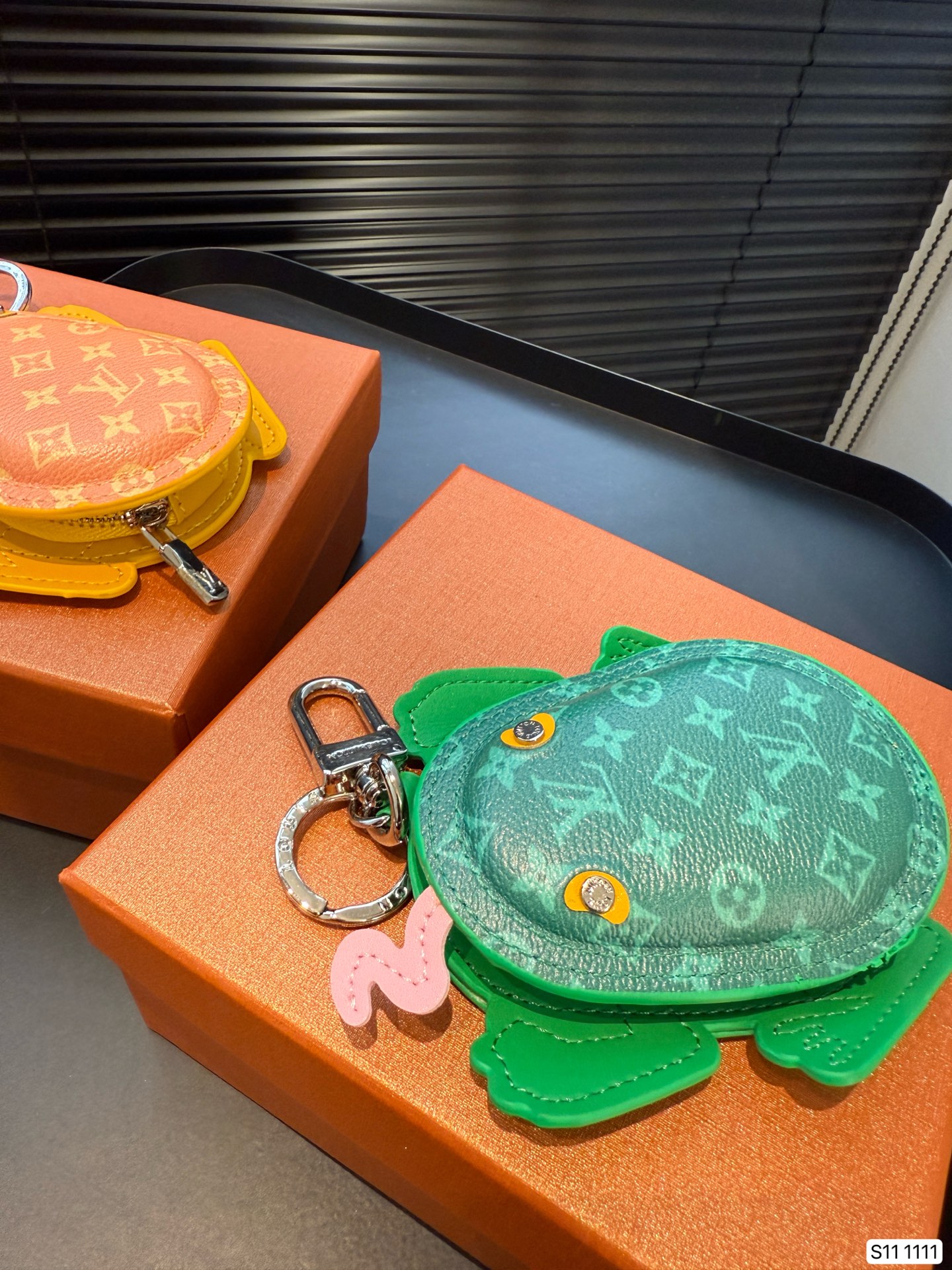 M02238 LV Frog Bag Charm