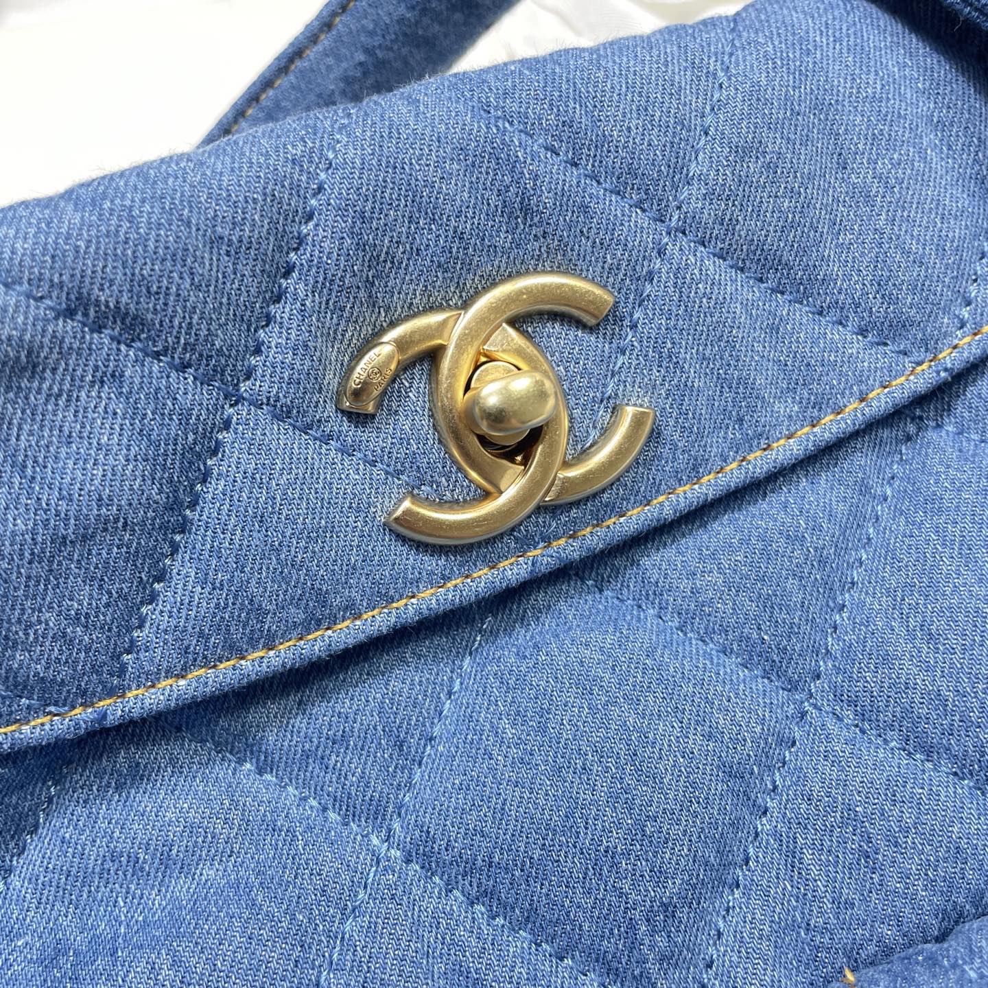 24P Hobo Messenger Bag