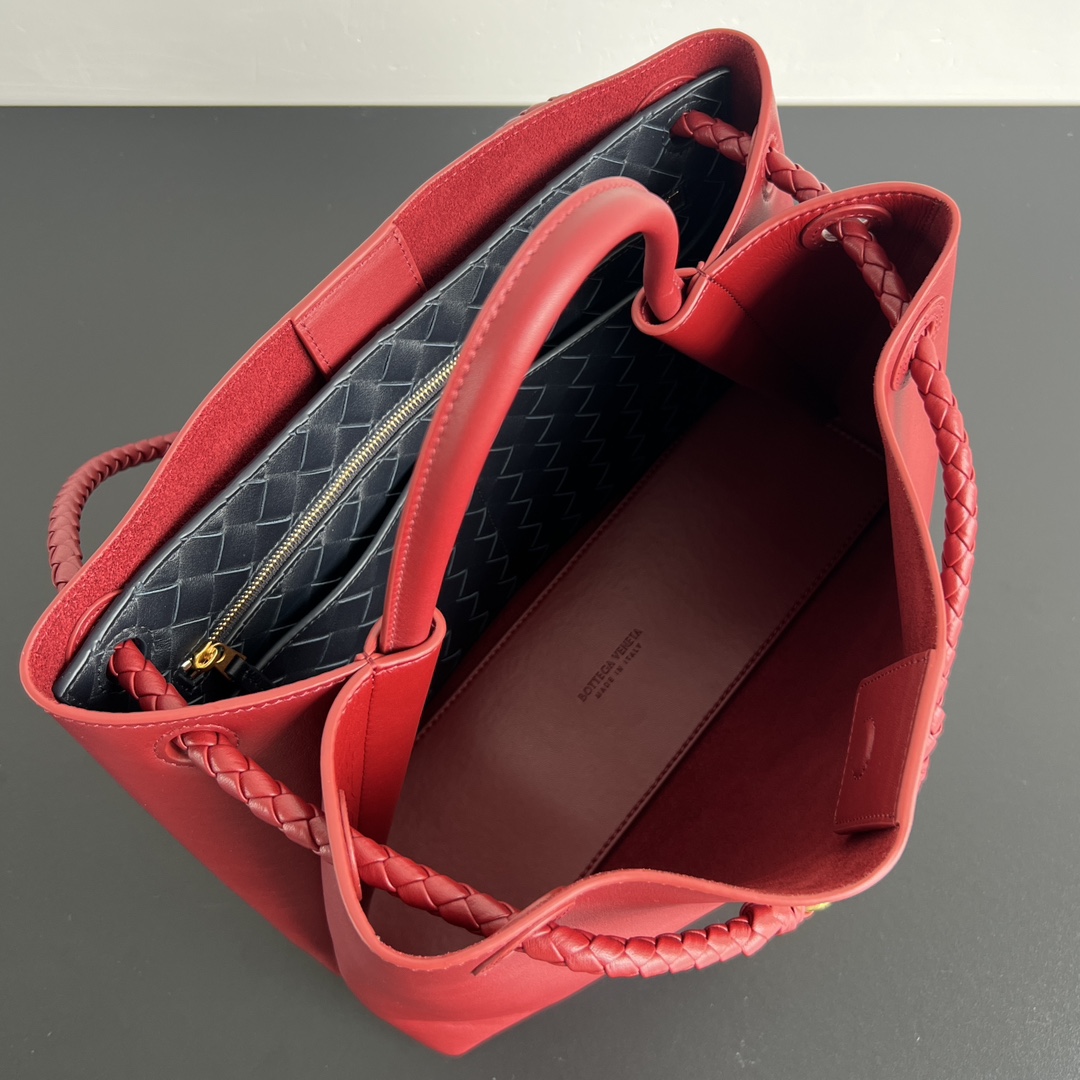 Andiamo-Top handle bag in silky calf leathe