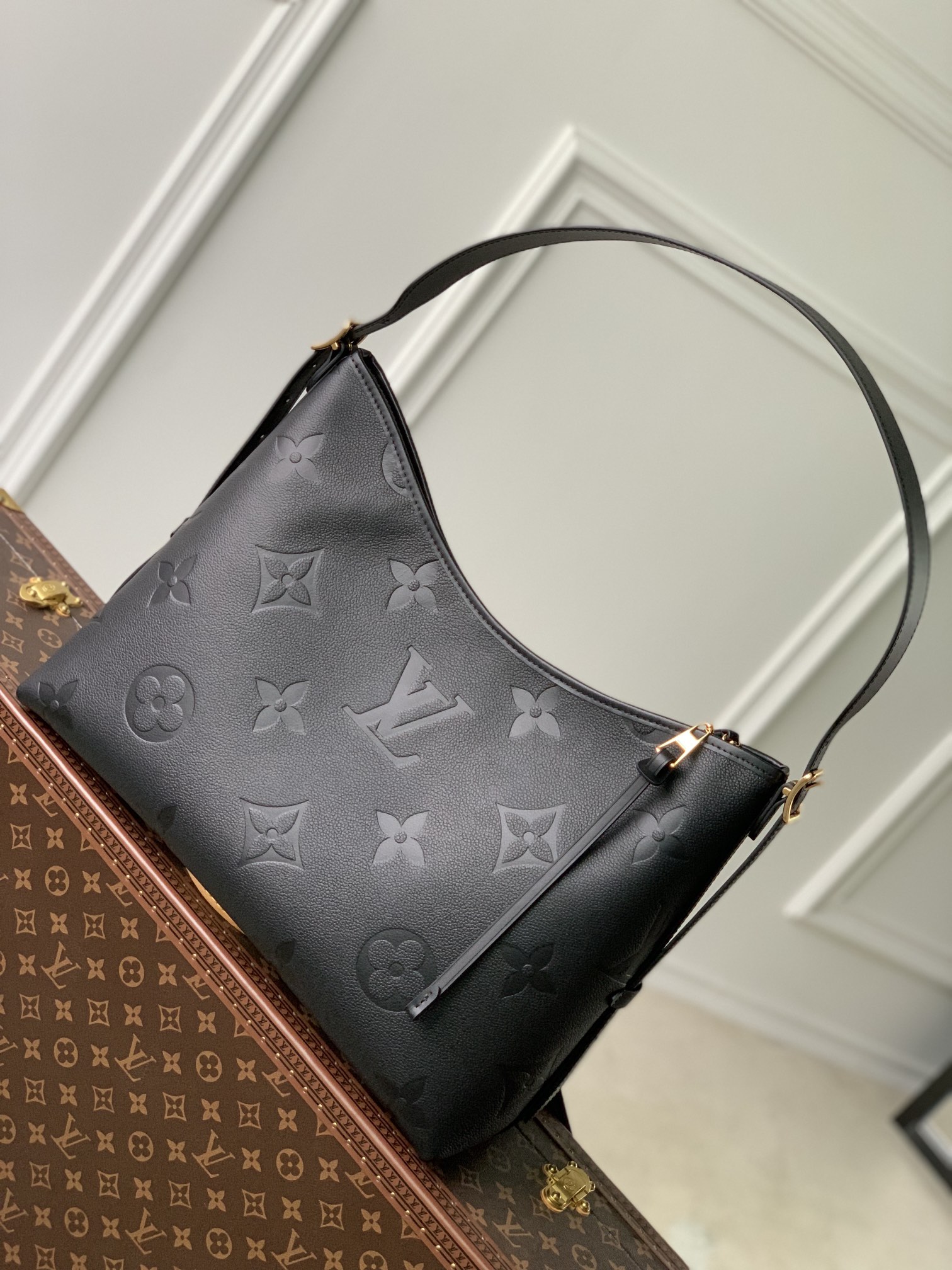 Louis Vuitton M46289 CarryAll MM Black
