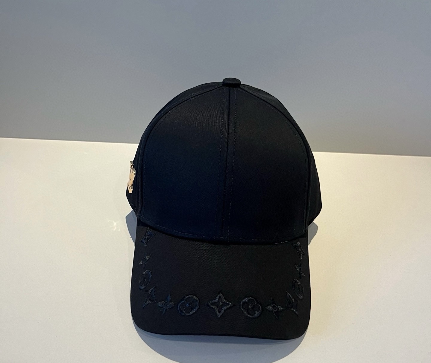 LV Cap