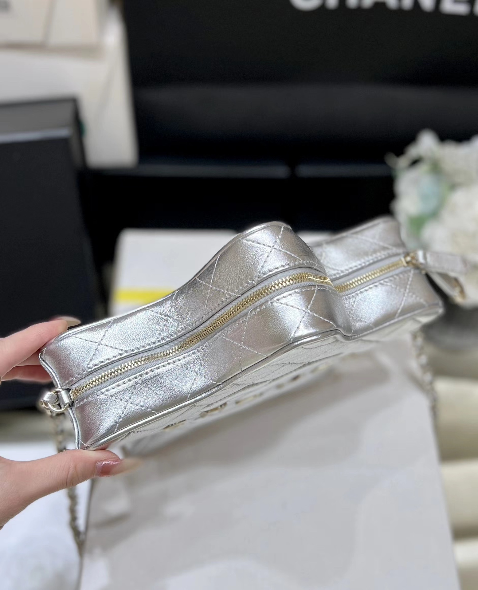 Chanel star chain bag