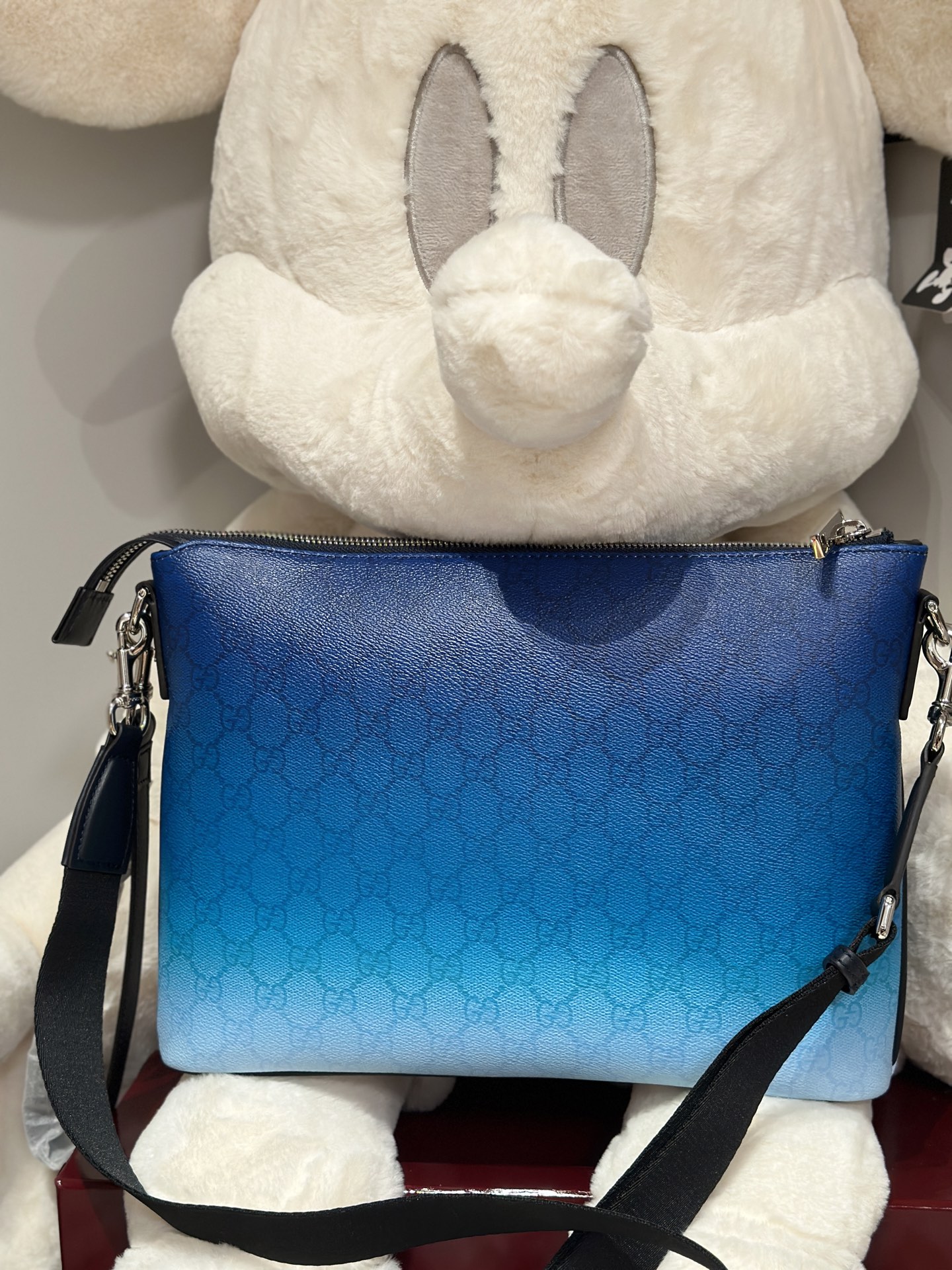 Gucci Chroma small pouch