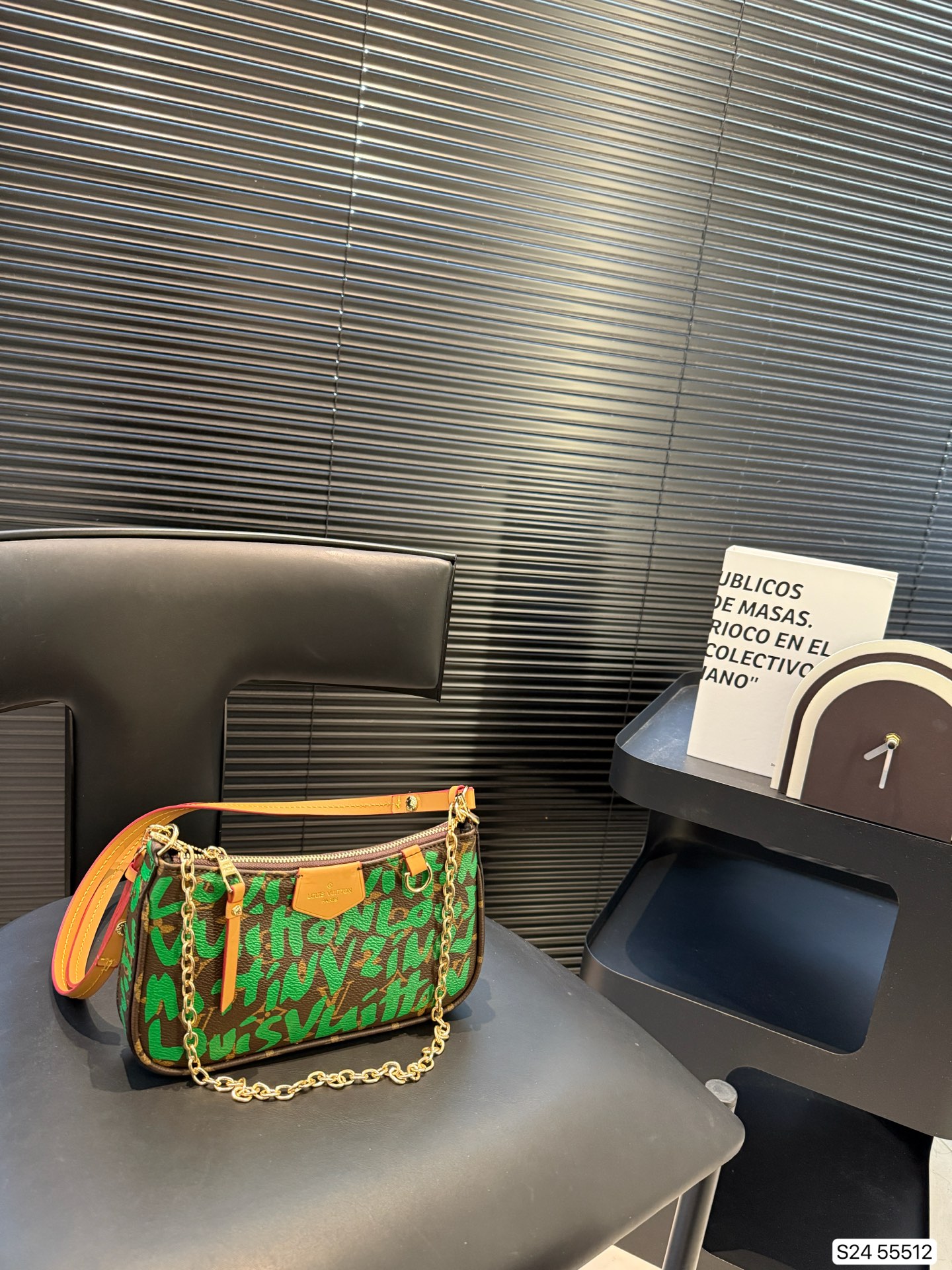 LV-2001 Stephen Sprouse Monogram Graffiti Pochette Accessoires shoulder bag