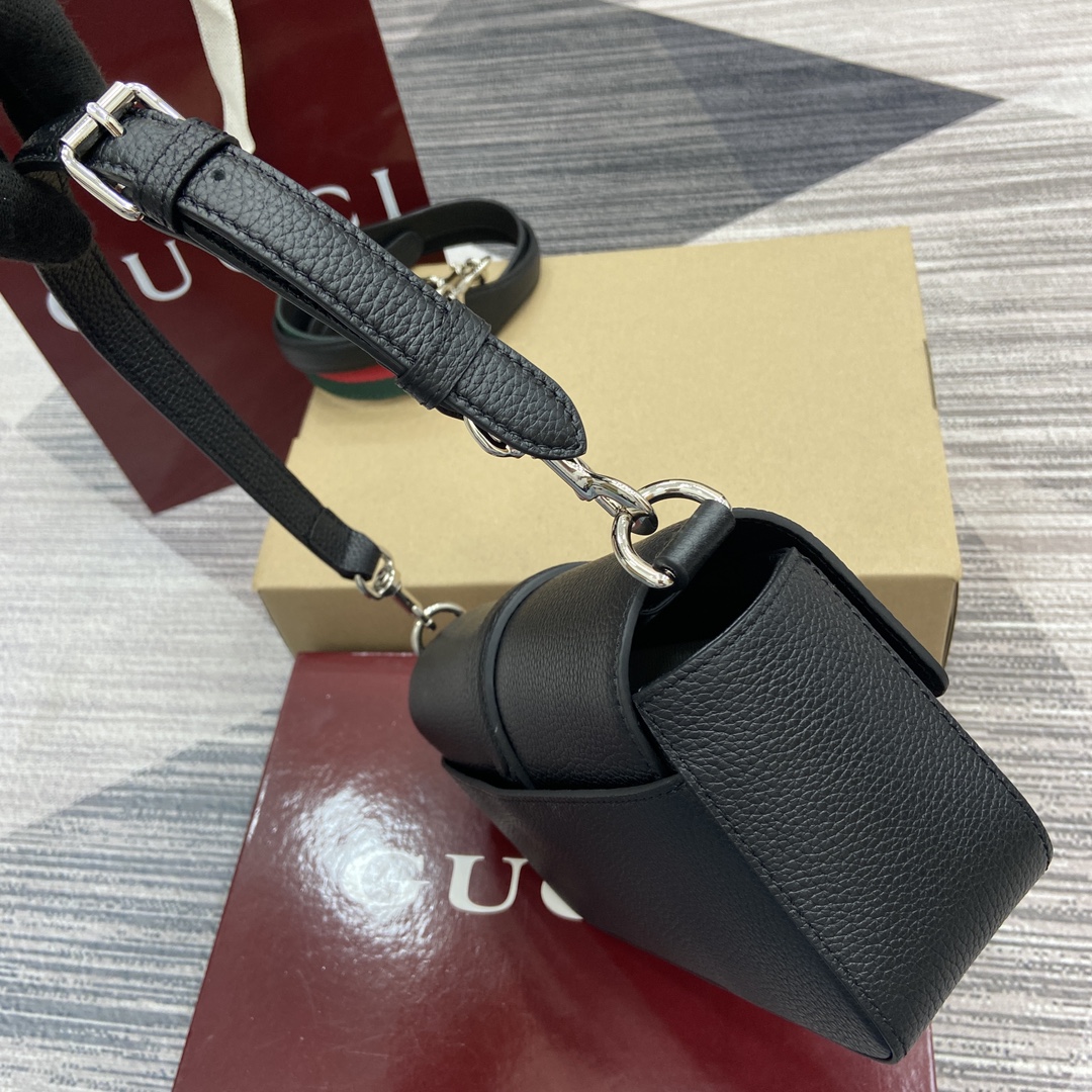 Gucci-Small crossbody bag with hook closure