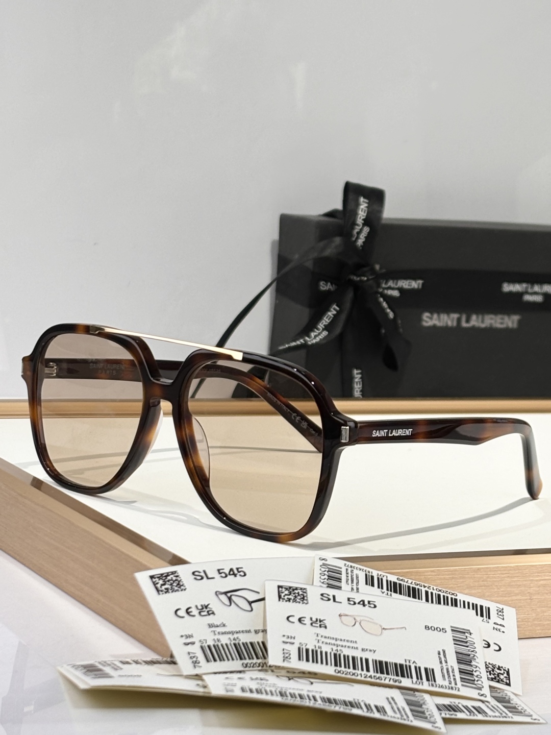 SAINT LAURENT – Model SL545