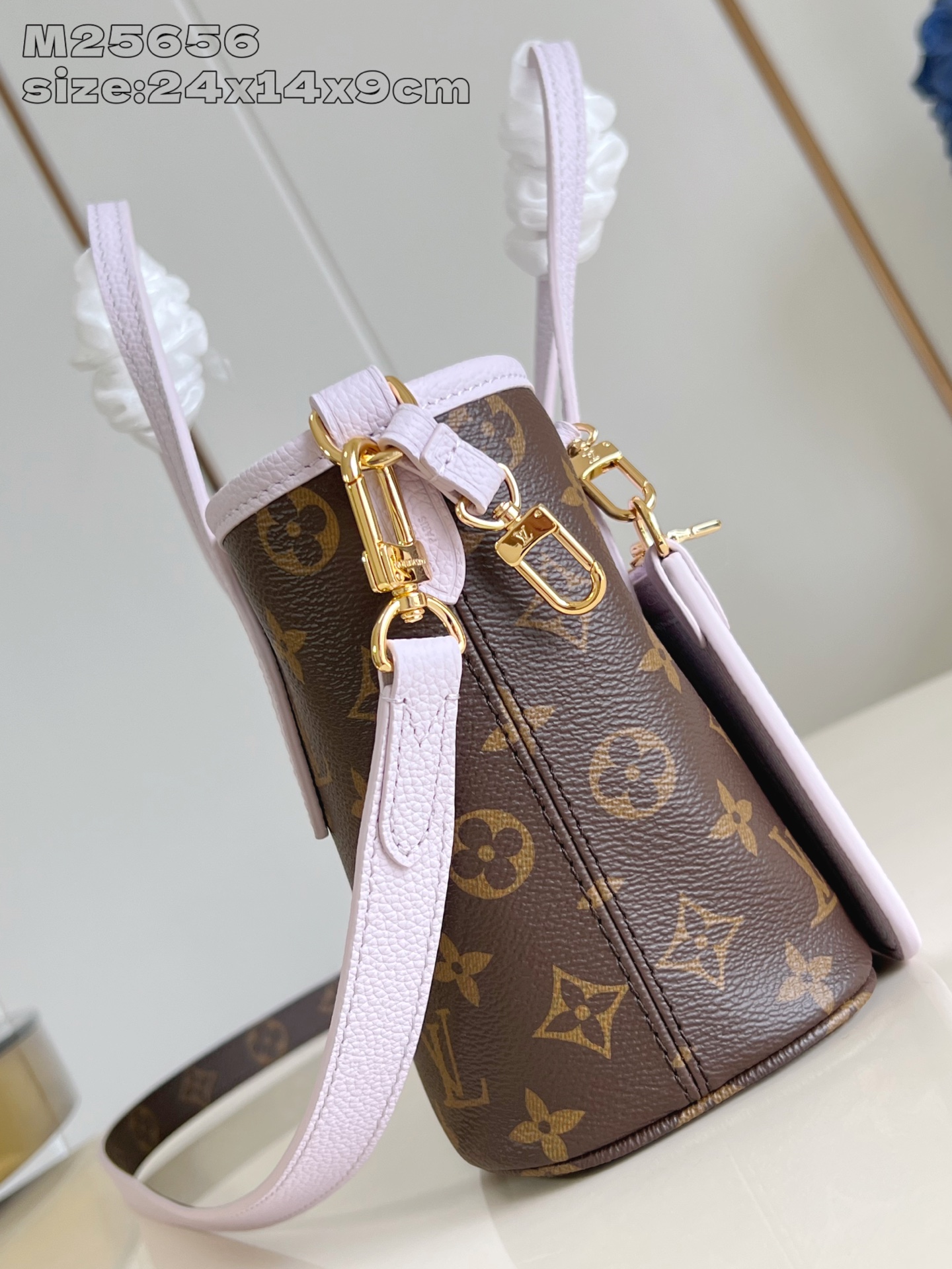 LV M25656 Neverfull Bandoulière Inside Out BB