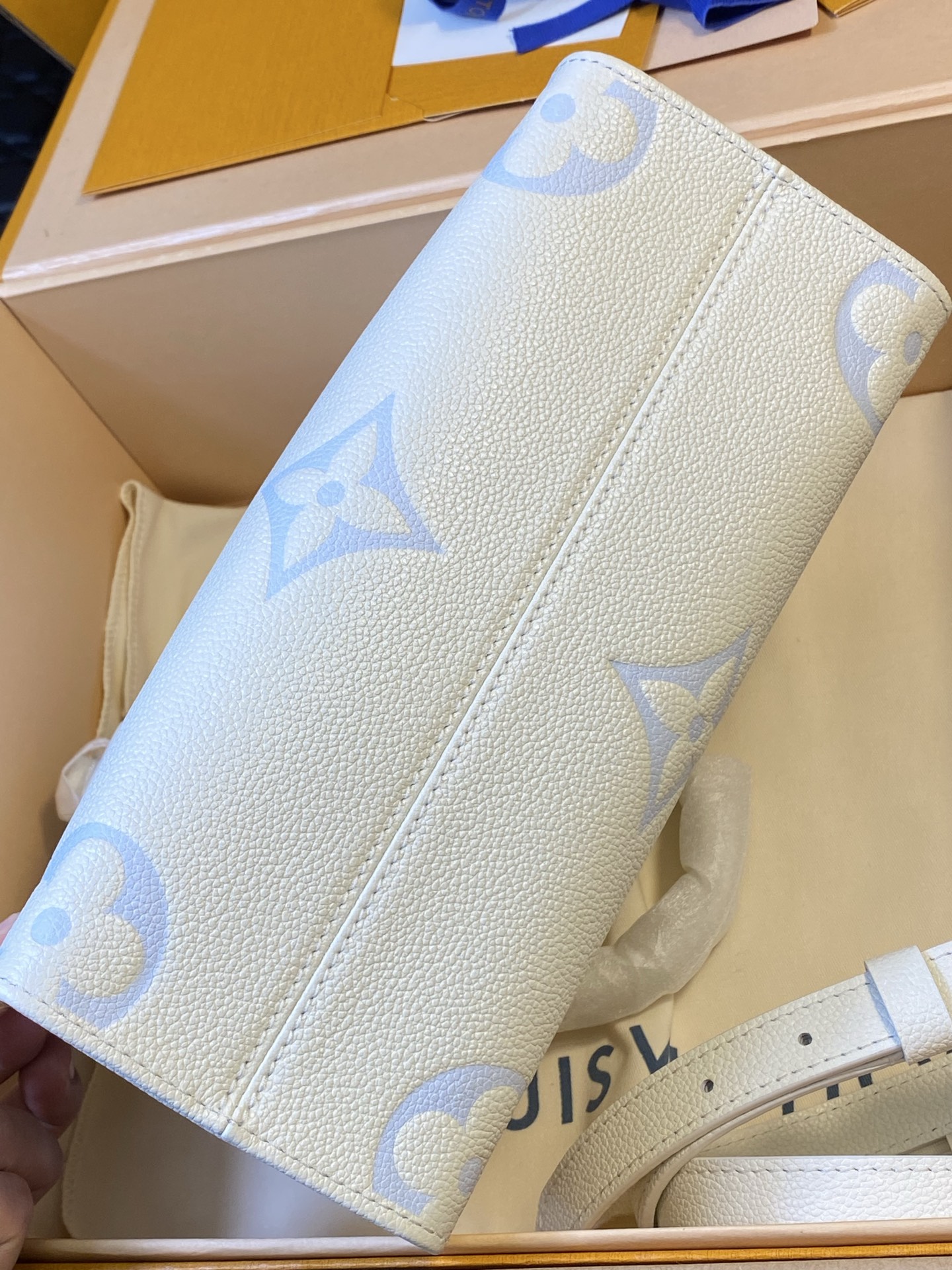 Louis Vuitton Monogram Giant OnTheGo PM