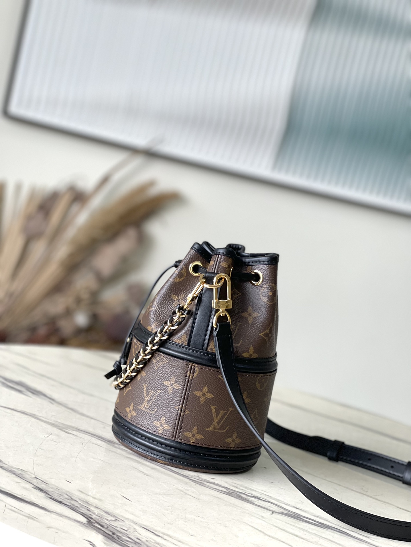 Louis Vuitton Canoé M83480 Monogram