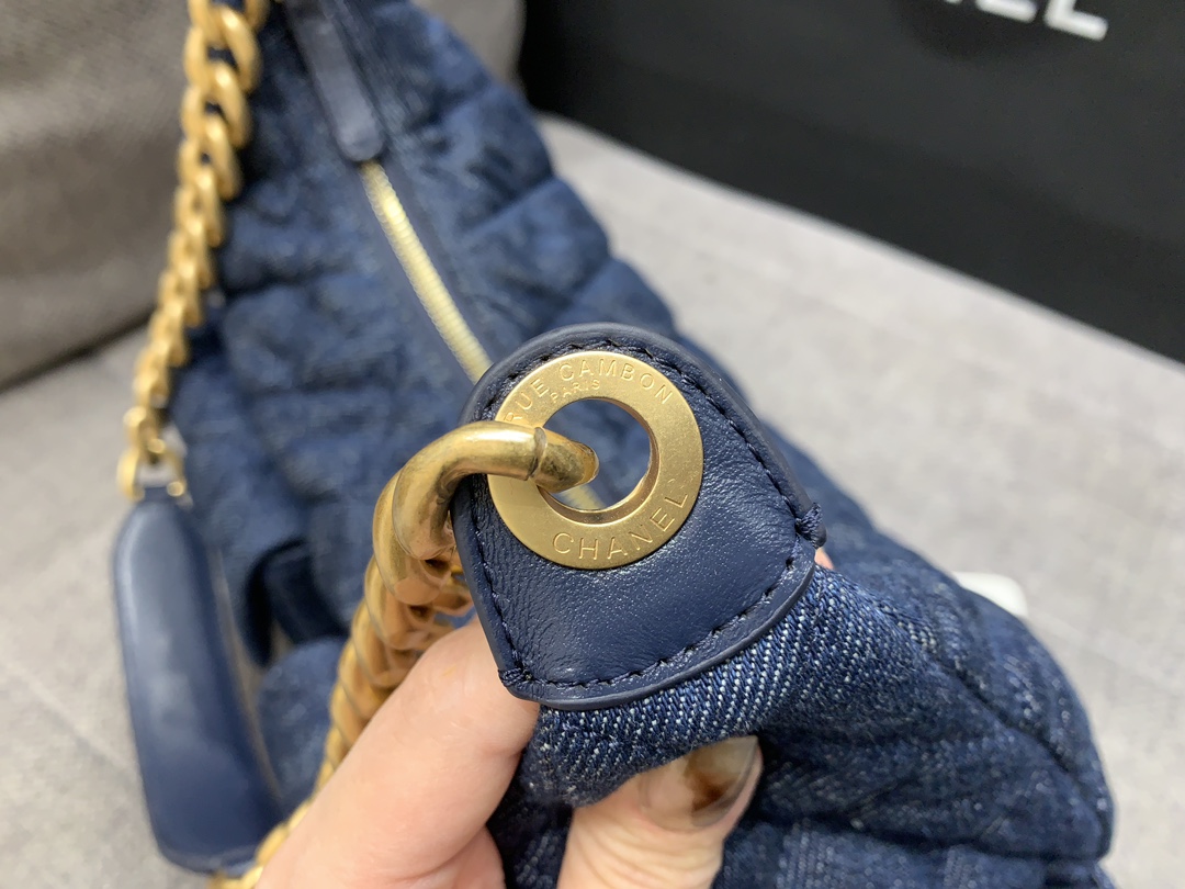 Chanel-2025-Denim Inspired Hobo Bag