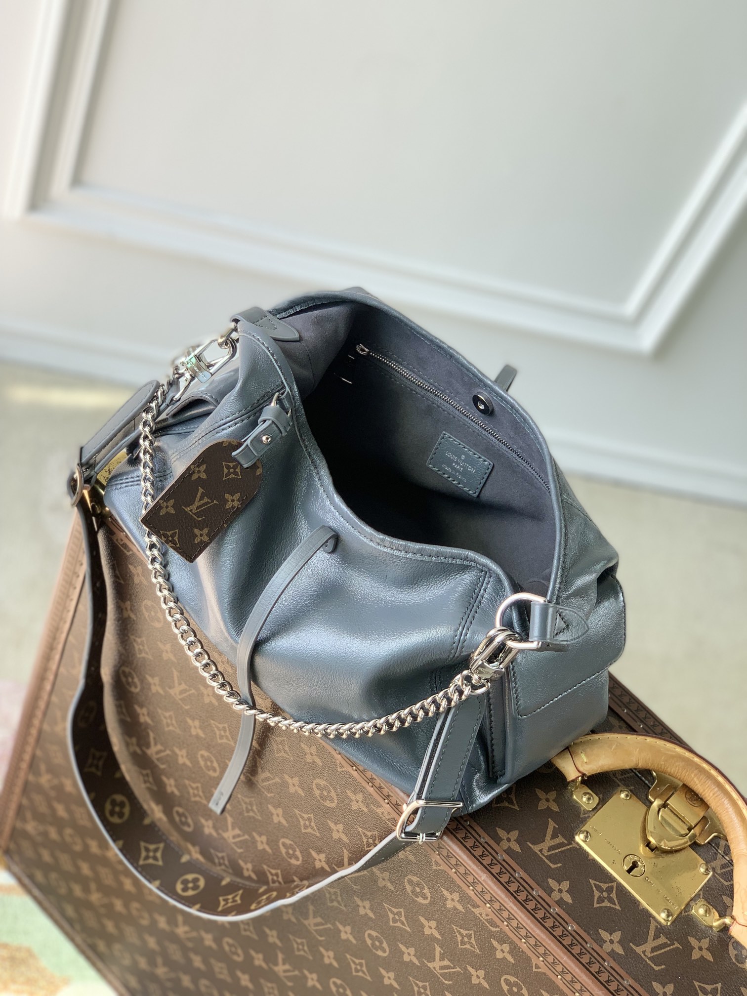 Louis Vuitton M12579 CarryAll Cargo PM