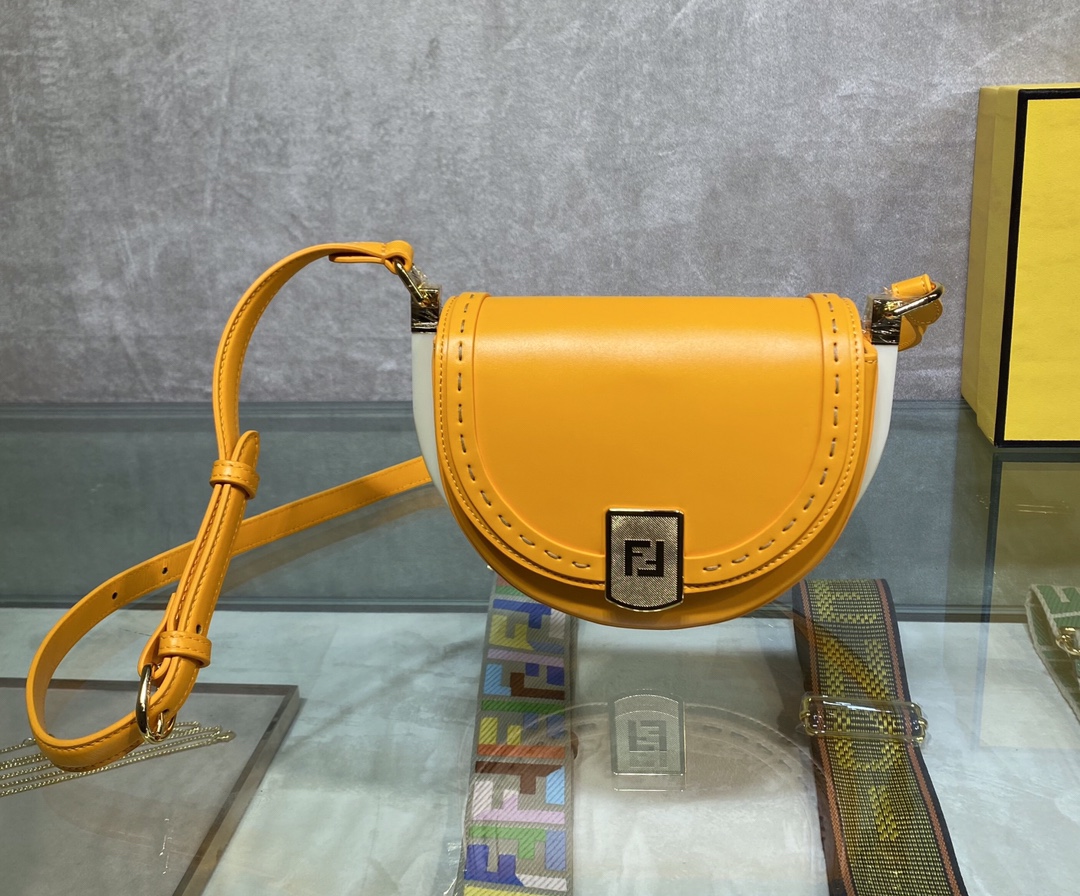 FENDI-Orange Leather Shoulder Bag