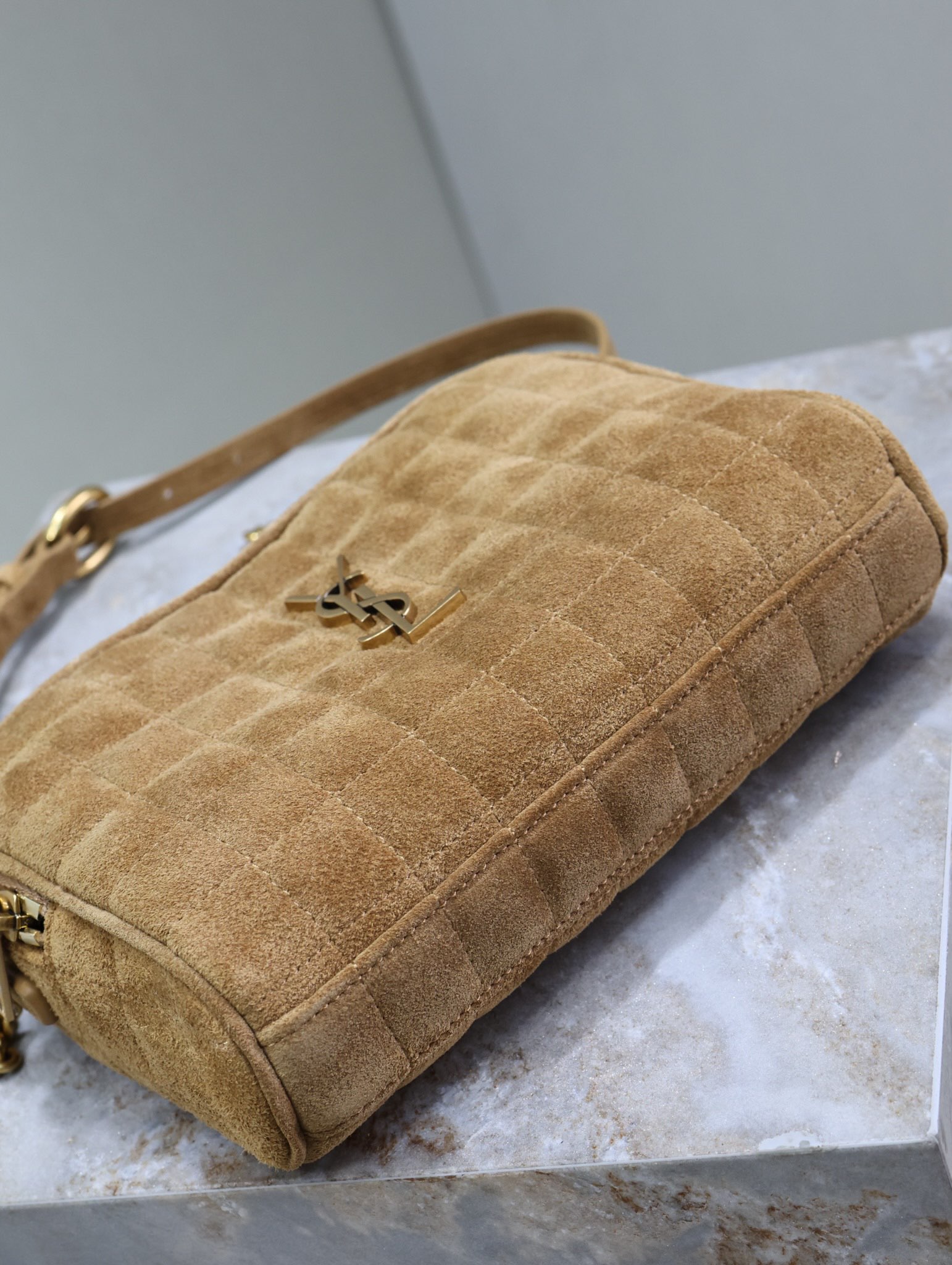 CASSANDRE MATELASSÉ CARRÉ camera bag in suede