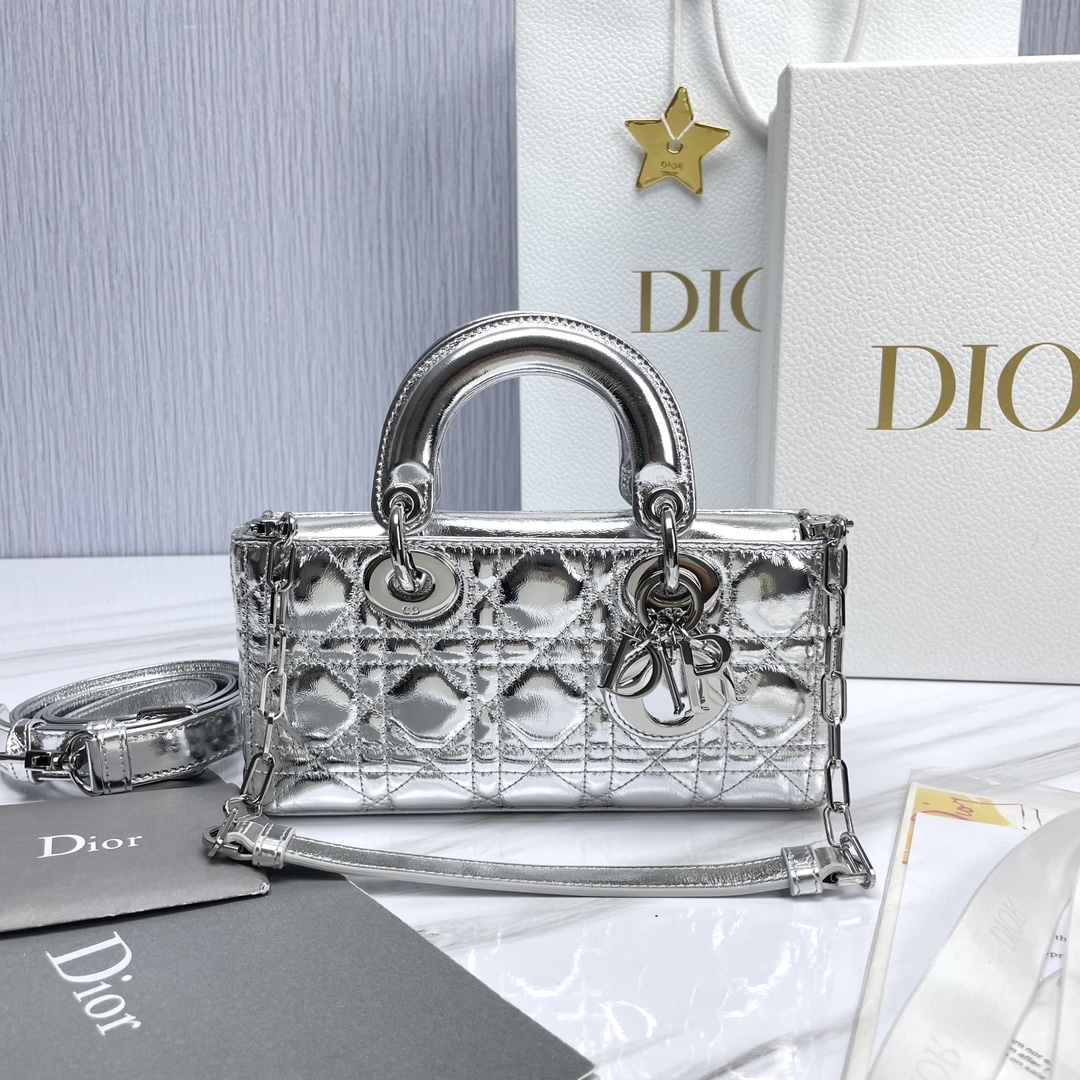 𝗗𝗶𝗼𝗿 𝗗-𝗝𝗼𝘆 𝗯𝗮𝗴-sliverM0613