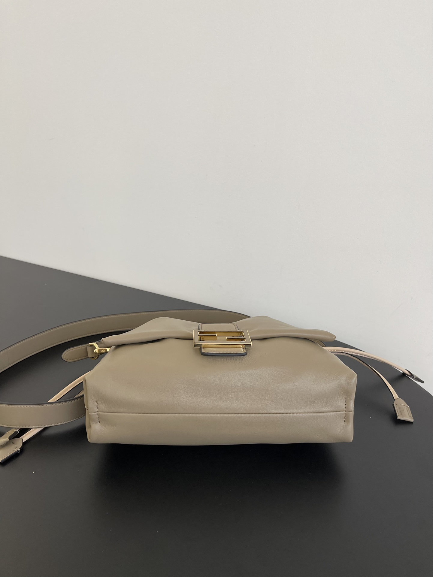 Fendi-Mamma Baguette - Dove Grey