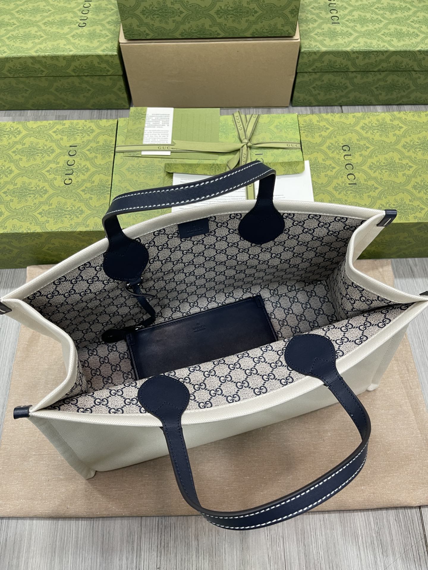 Gucci White Bag (Special Promotion)