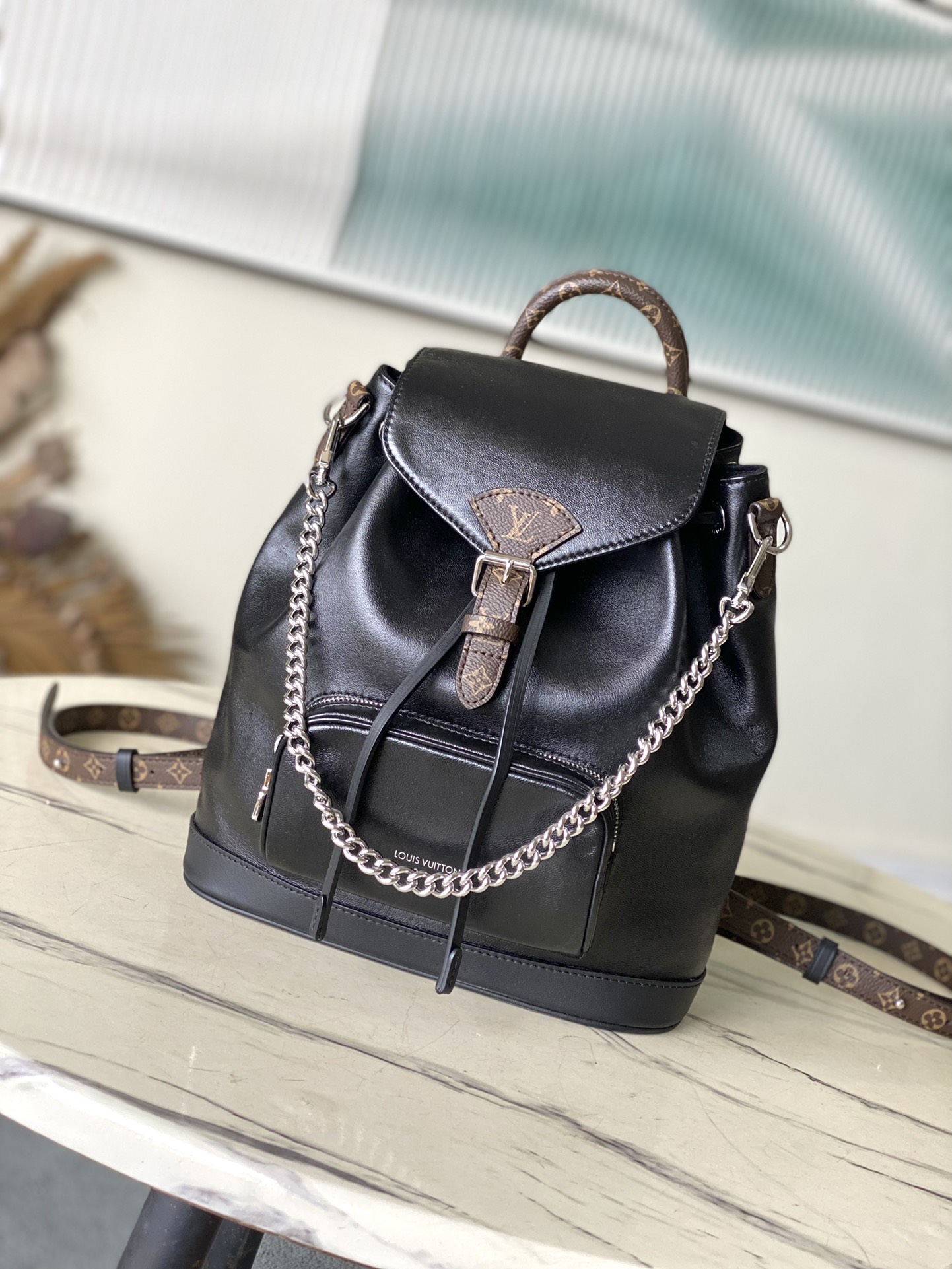 LV M12587 Montsouris Vibe PM