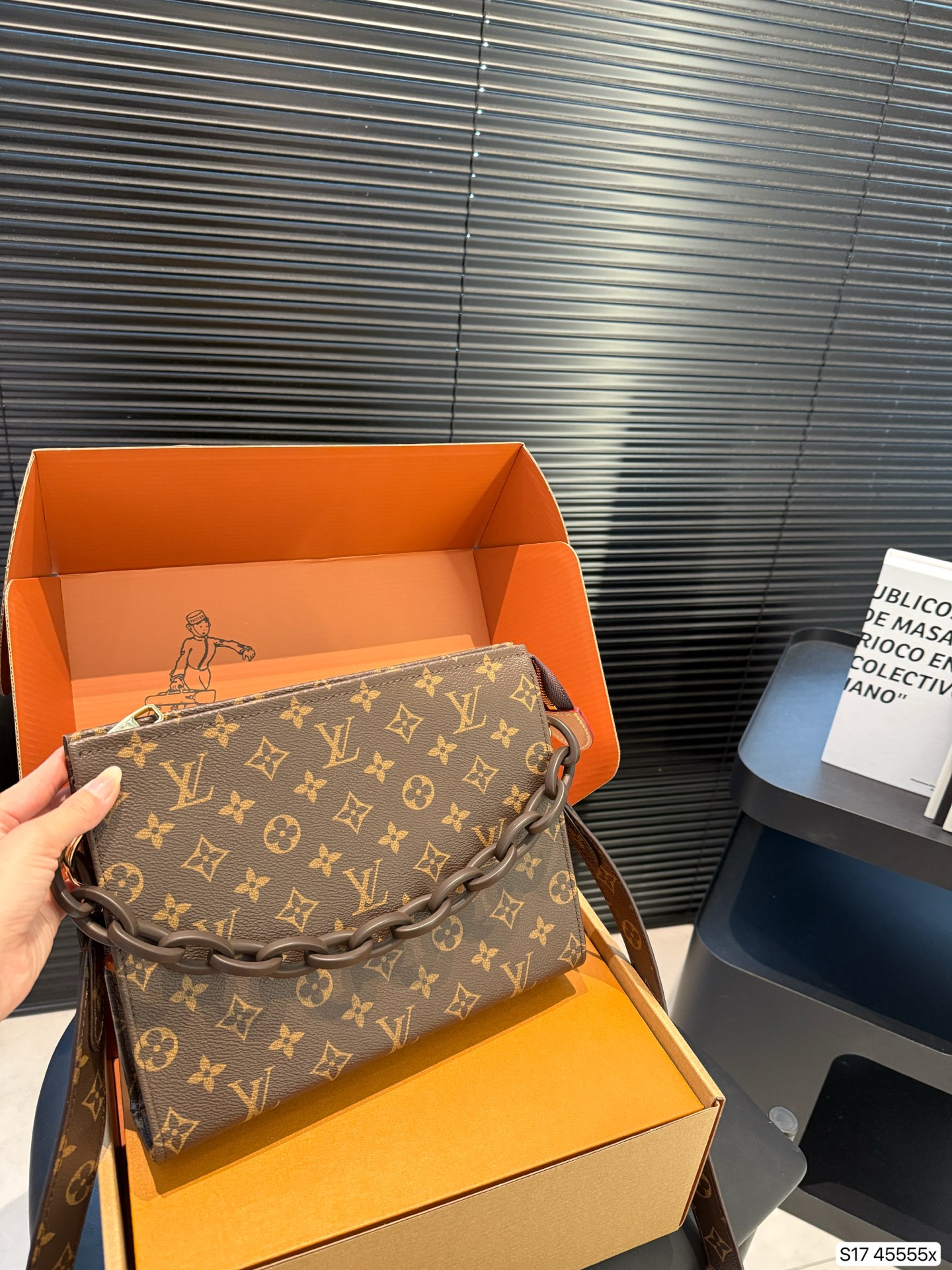 LV pouch Bag
