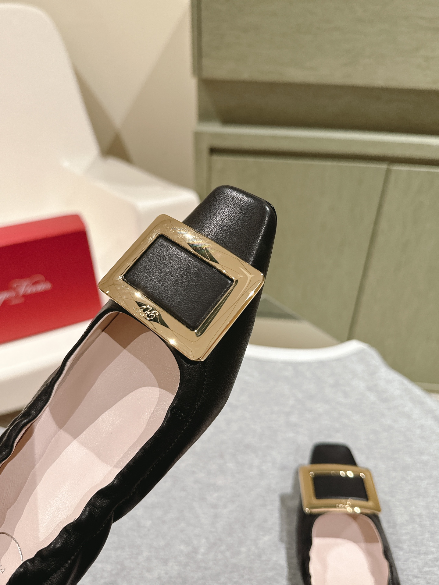 Roger Viver New-Black