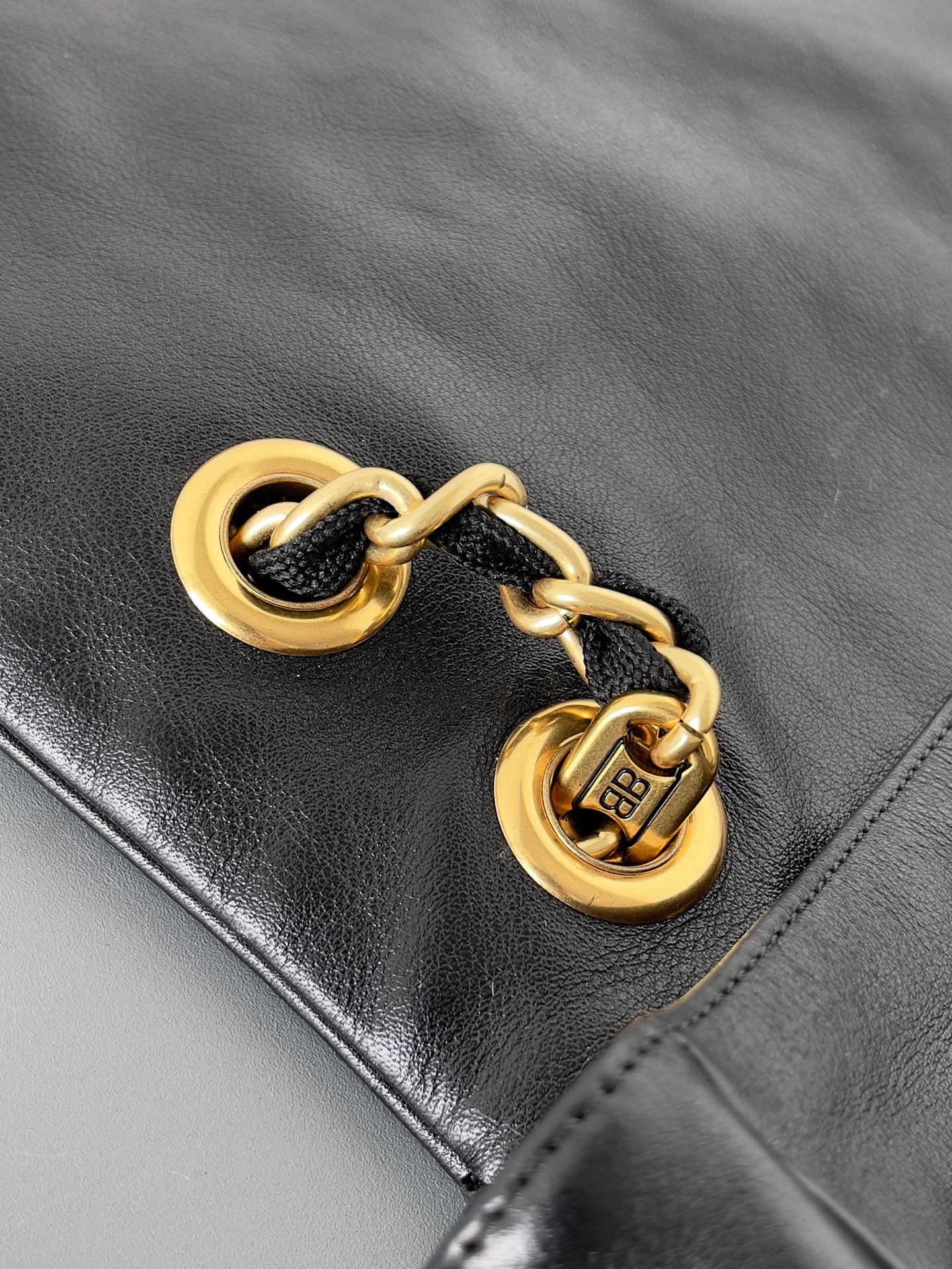 Balenciaga Modu Flap Chain Bag