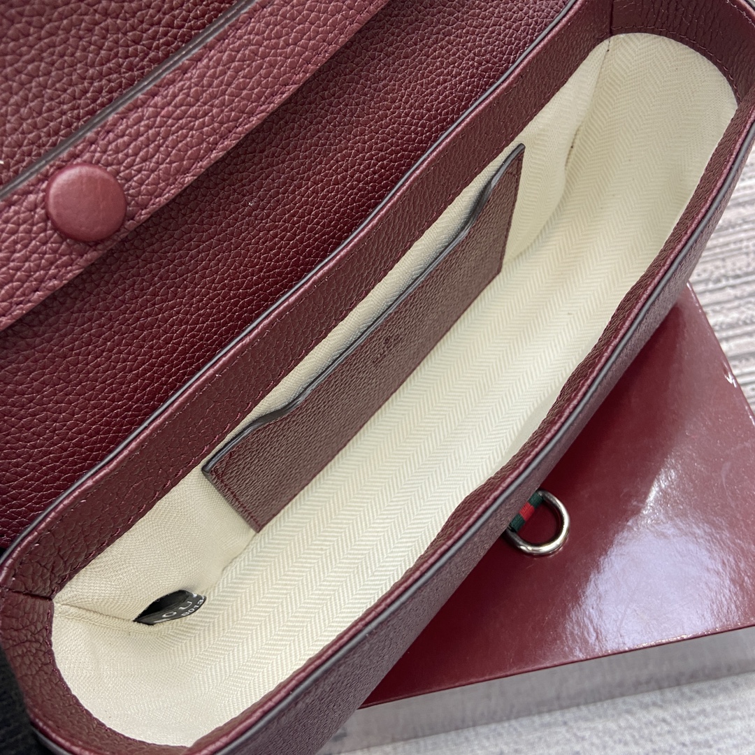 Gucci-Small crossbody bag with hook closure