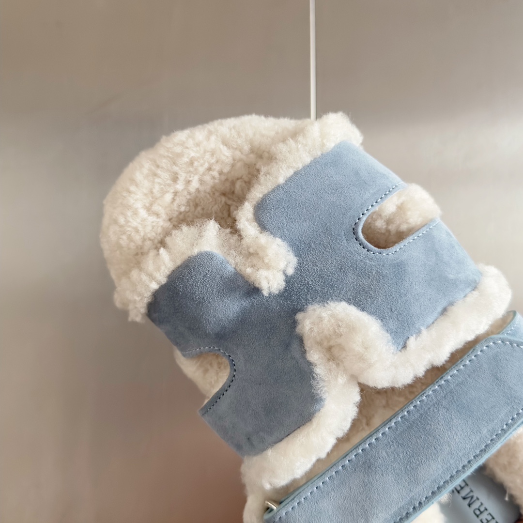 Hermès slippers baby blue