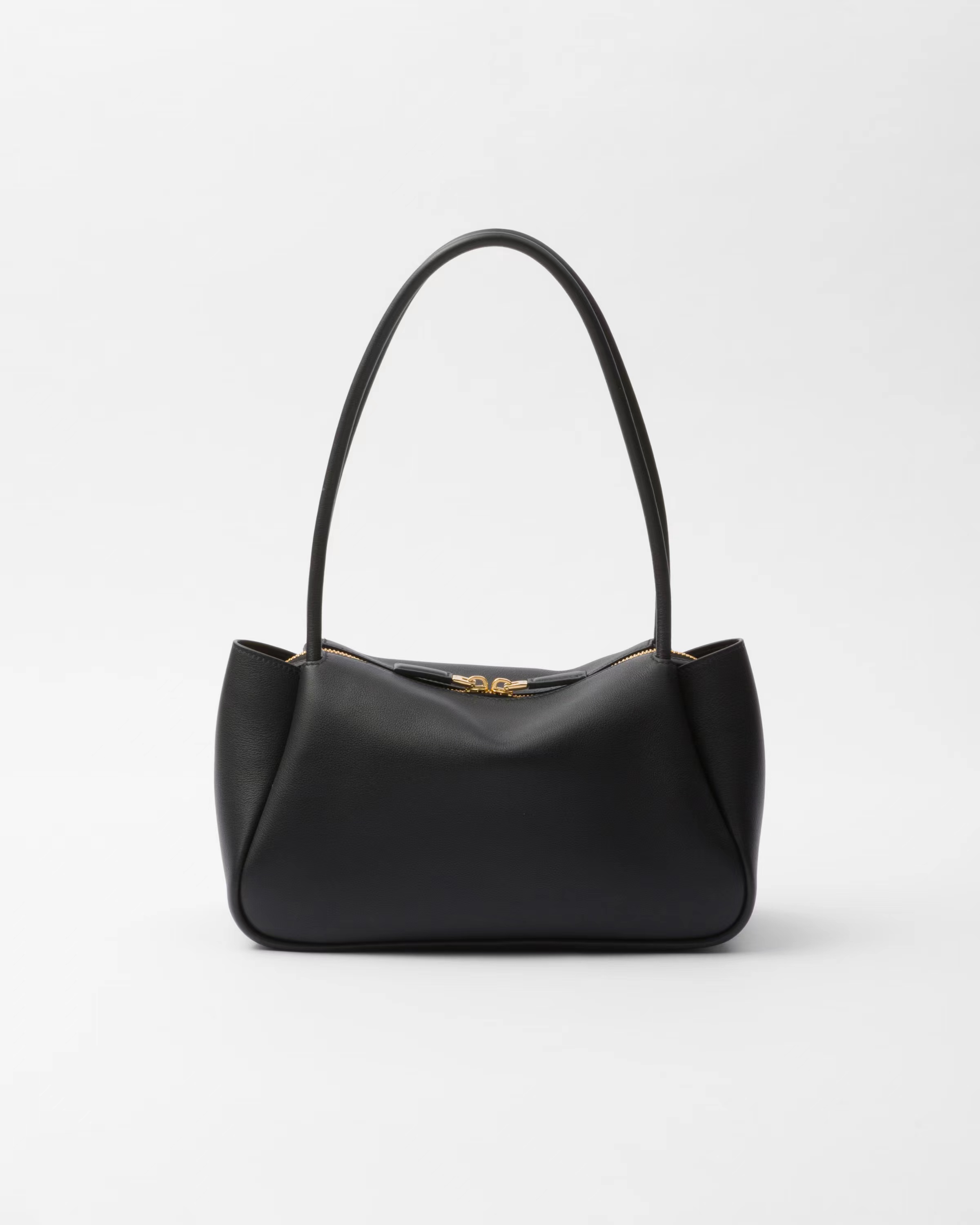 Medium leather handbag