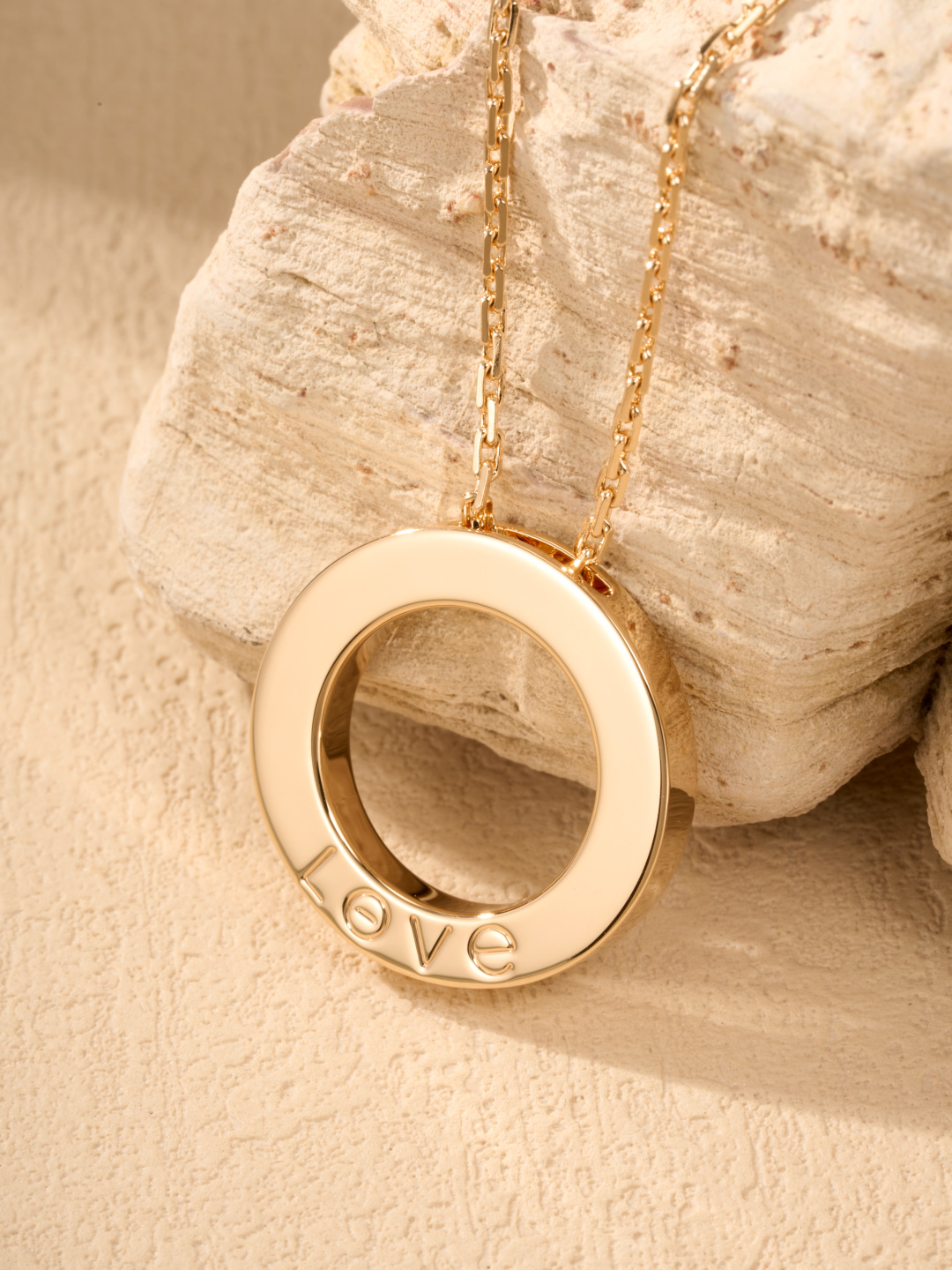 【Cartier】LOVE Three-Diamond Necklace