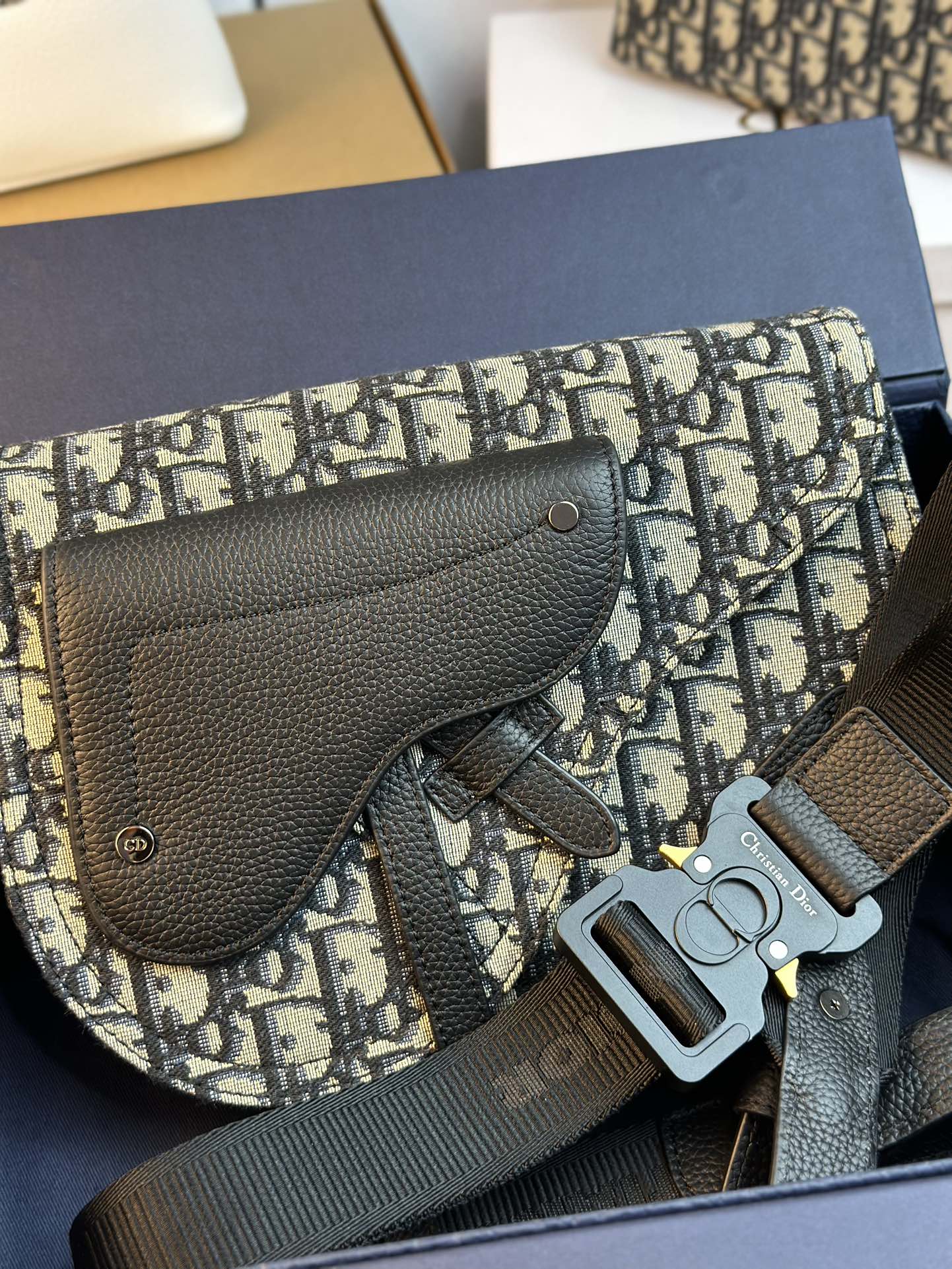 Saddle Messenger Bag