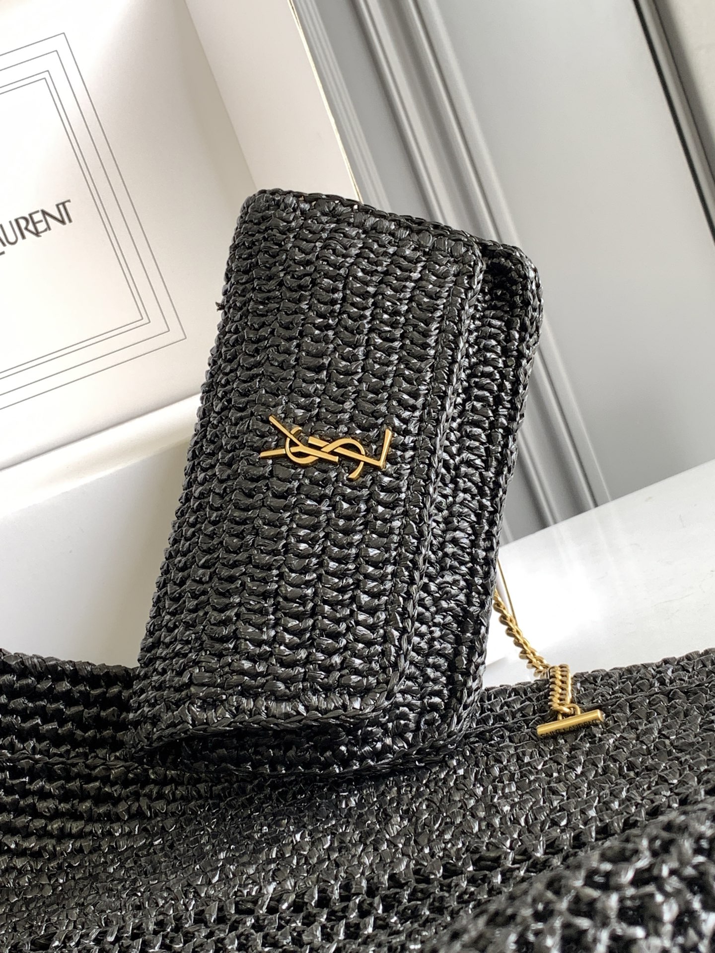 YSL-icare in raffia