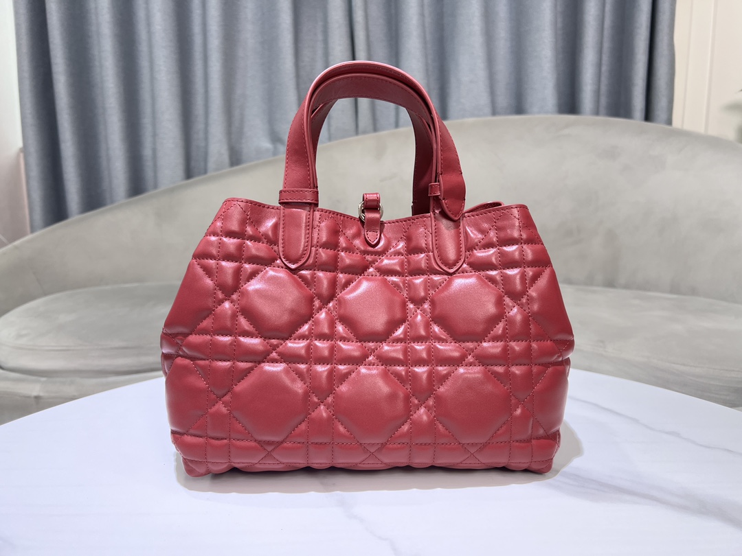 toujours Burgundy medium This Di