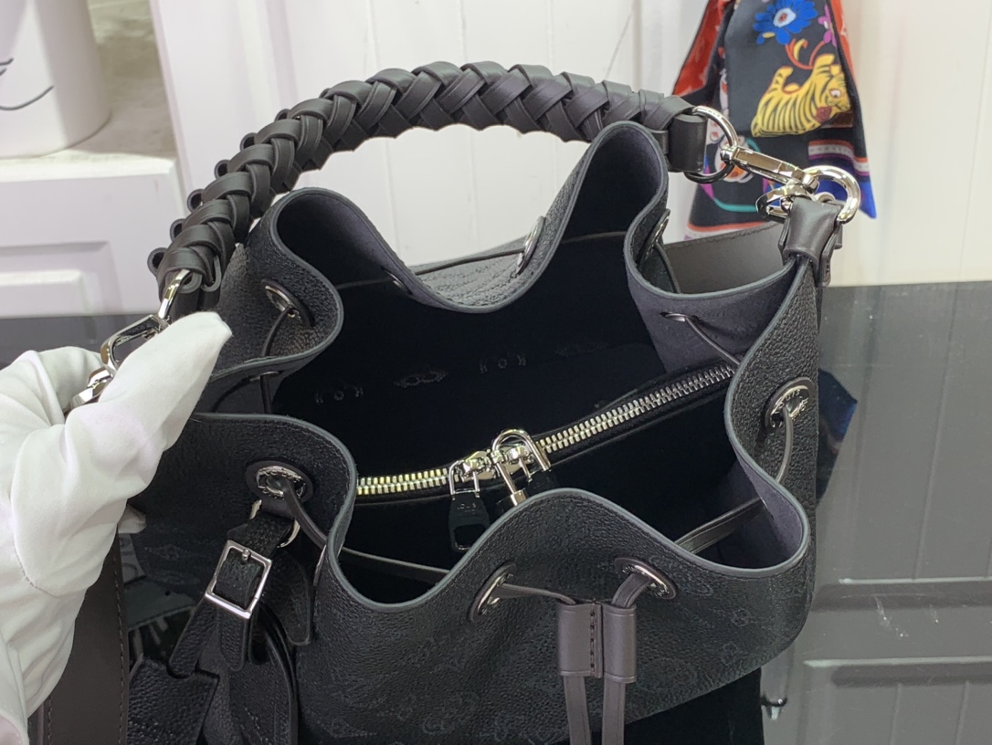 【【MURIA handbag】 M55801 black (hollow)