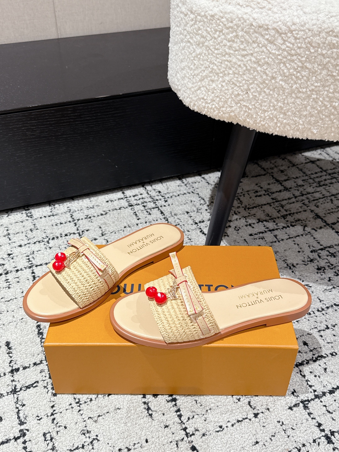 1AHLRL New LV x TM Lily Flat Mule