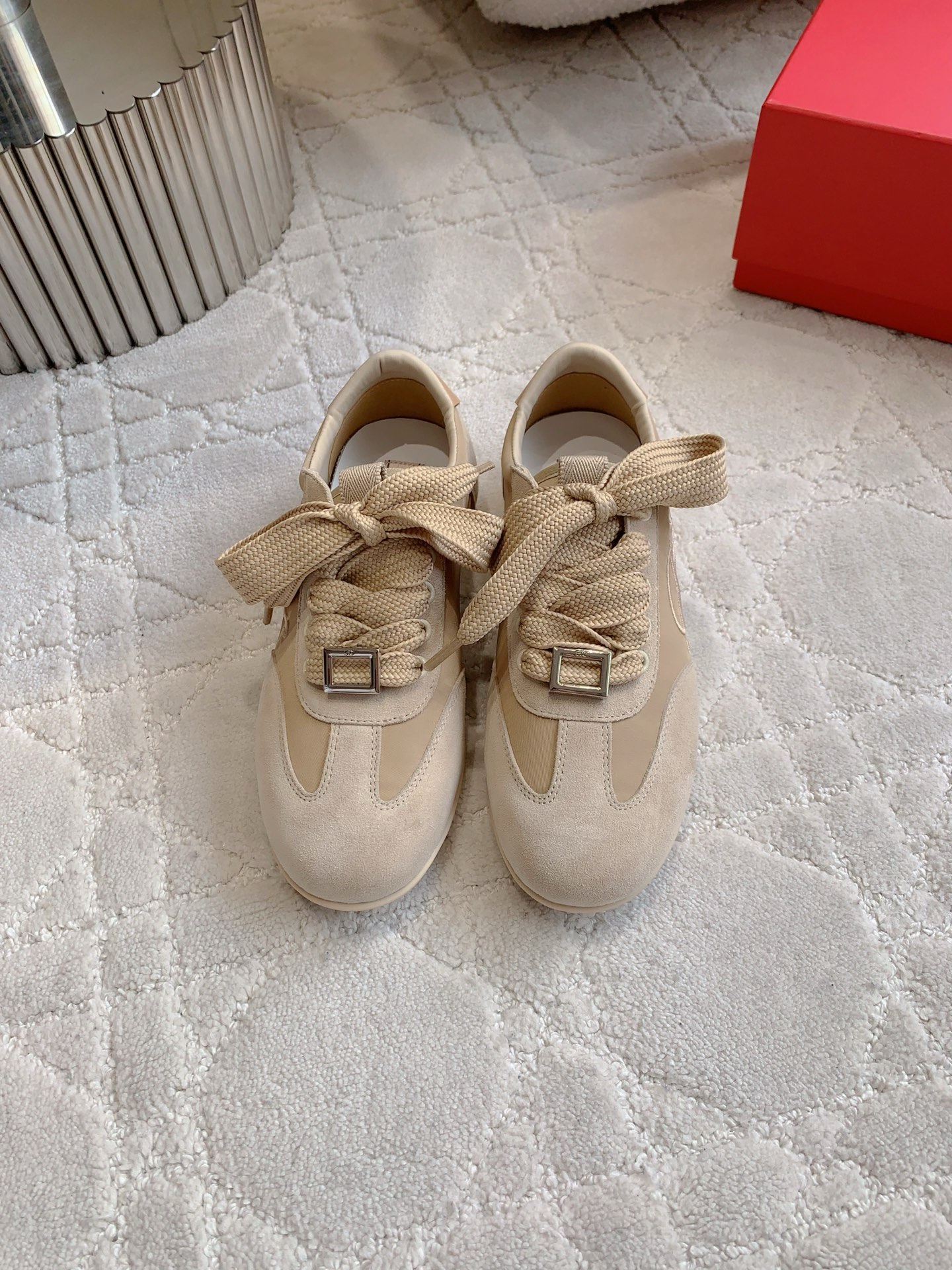 Roger vivier Low Sneakers in suede Beige