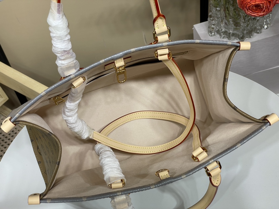 M45320-OnTheGo MM handbag